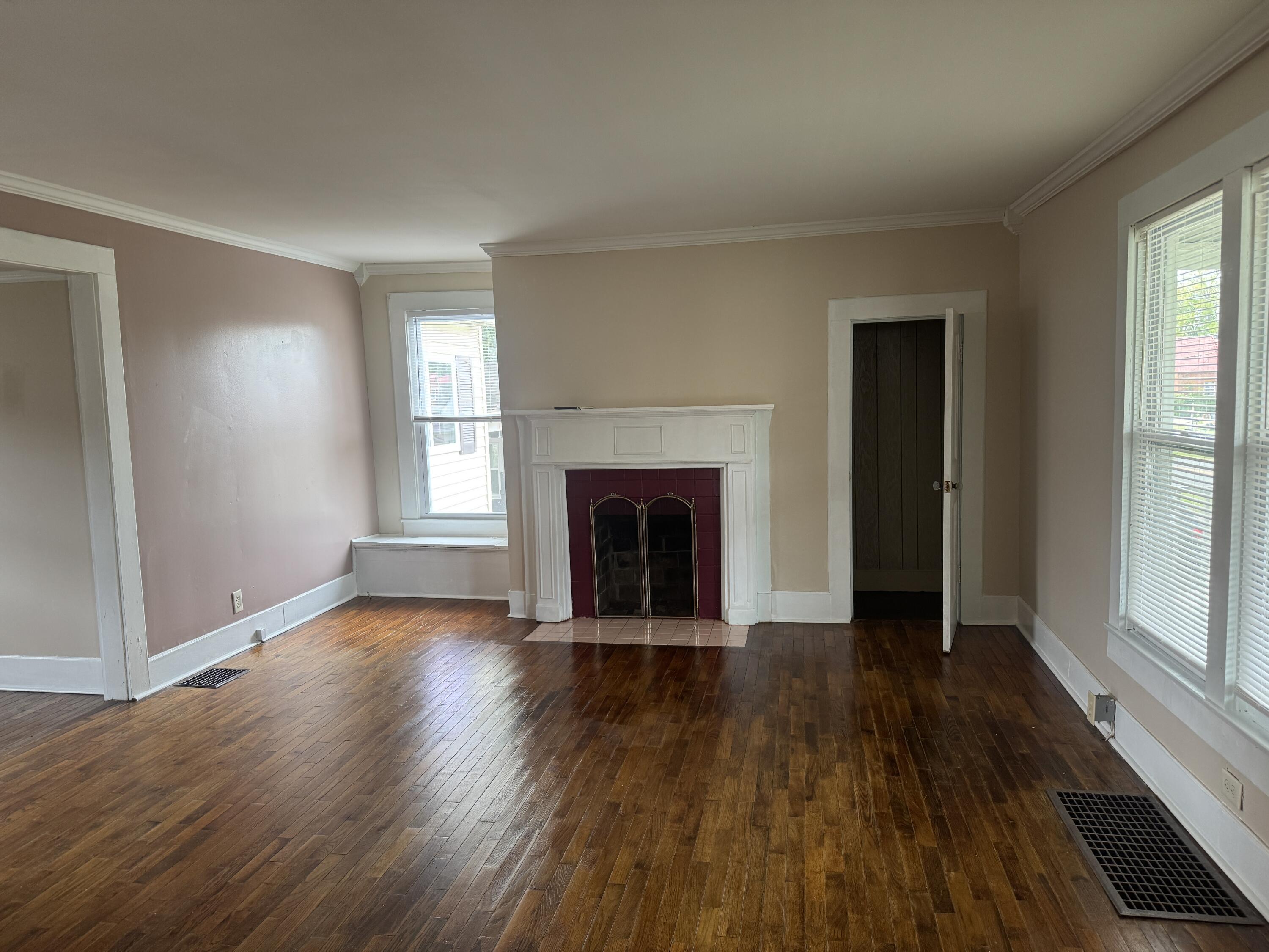 1003 Main Street Property Photo 7