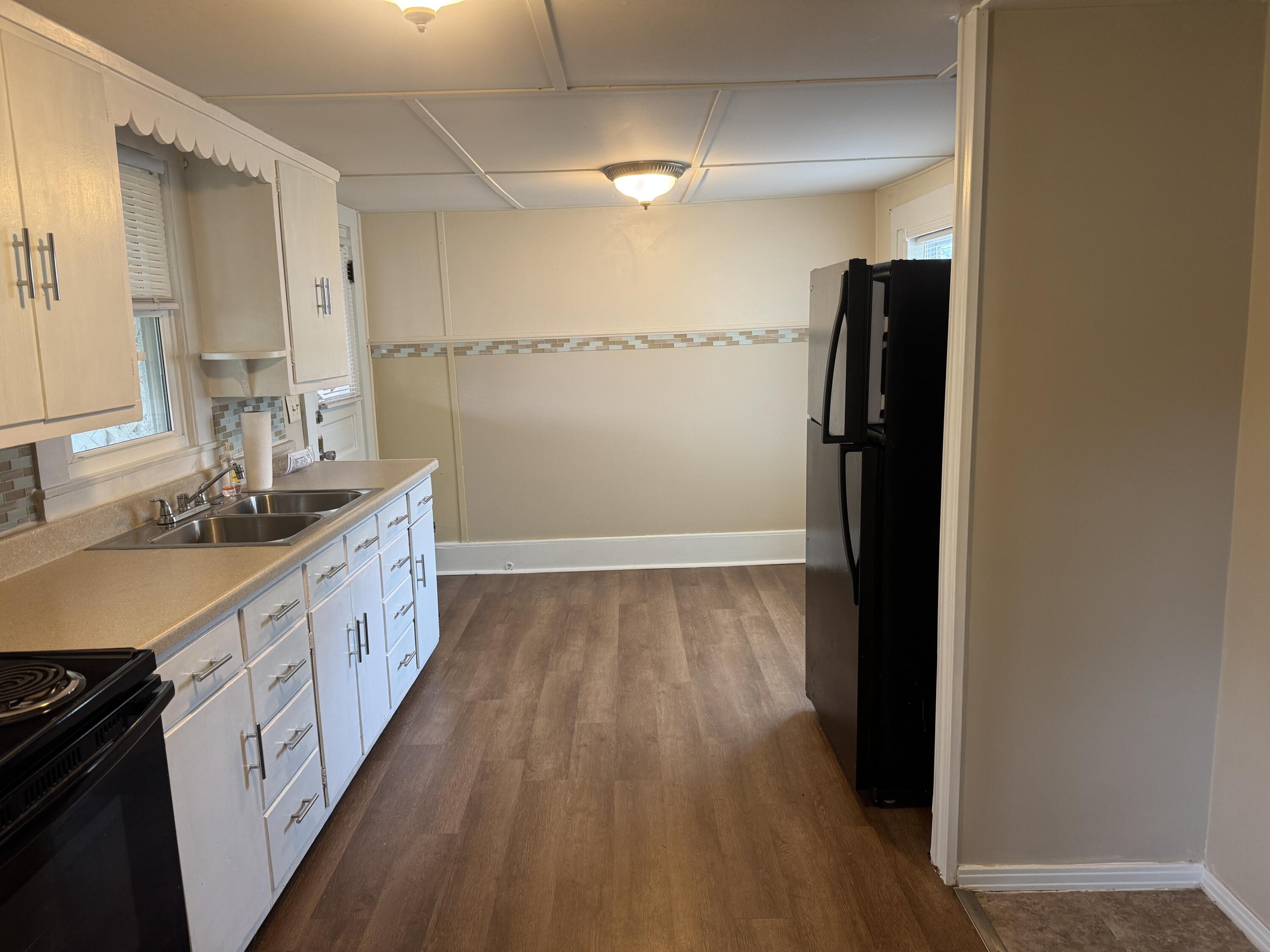 1003 Main Street Property Photo 14