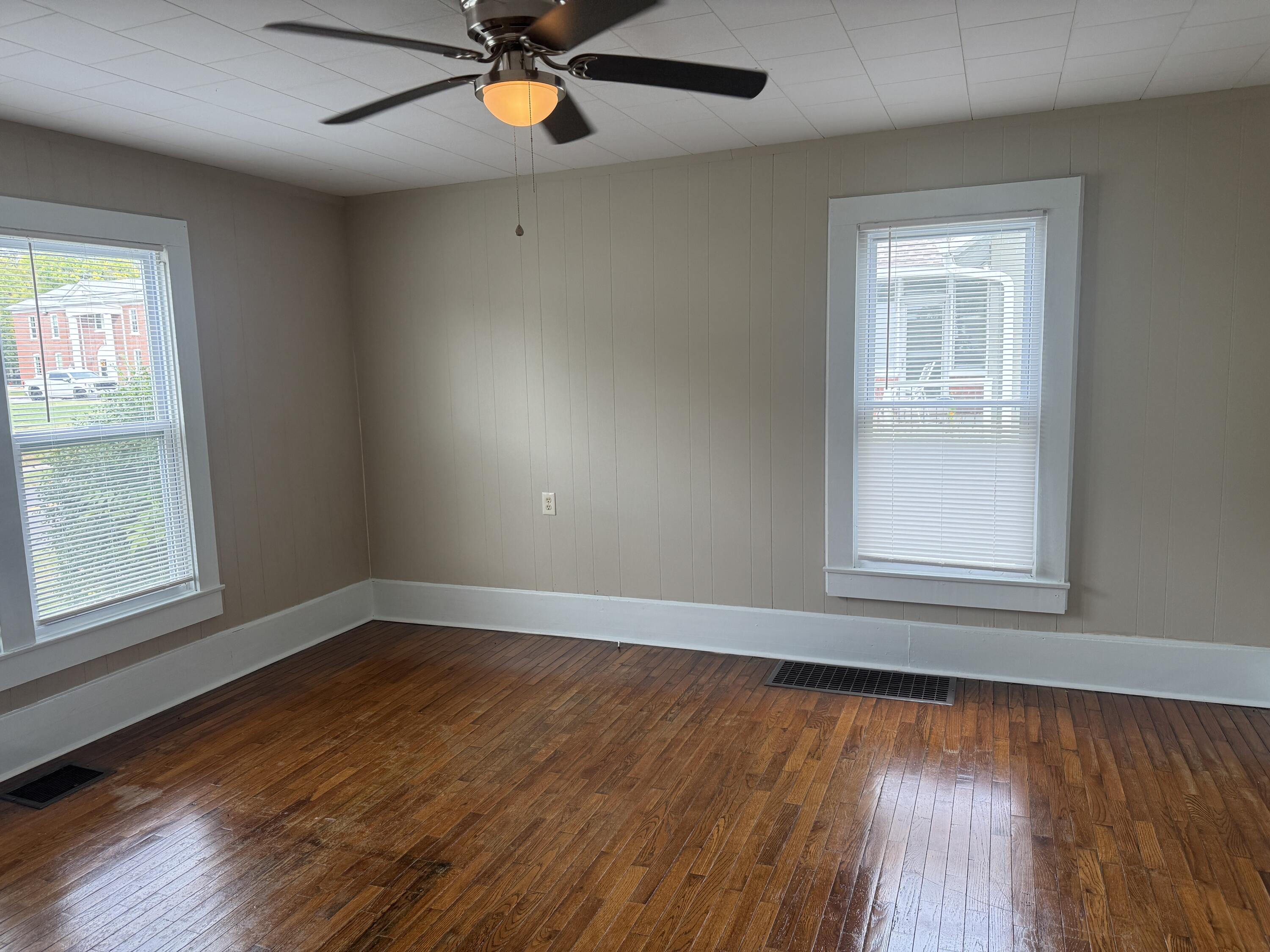 1003 Main Street Property Photo 20