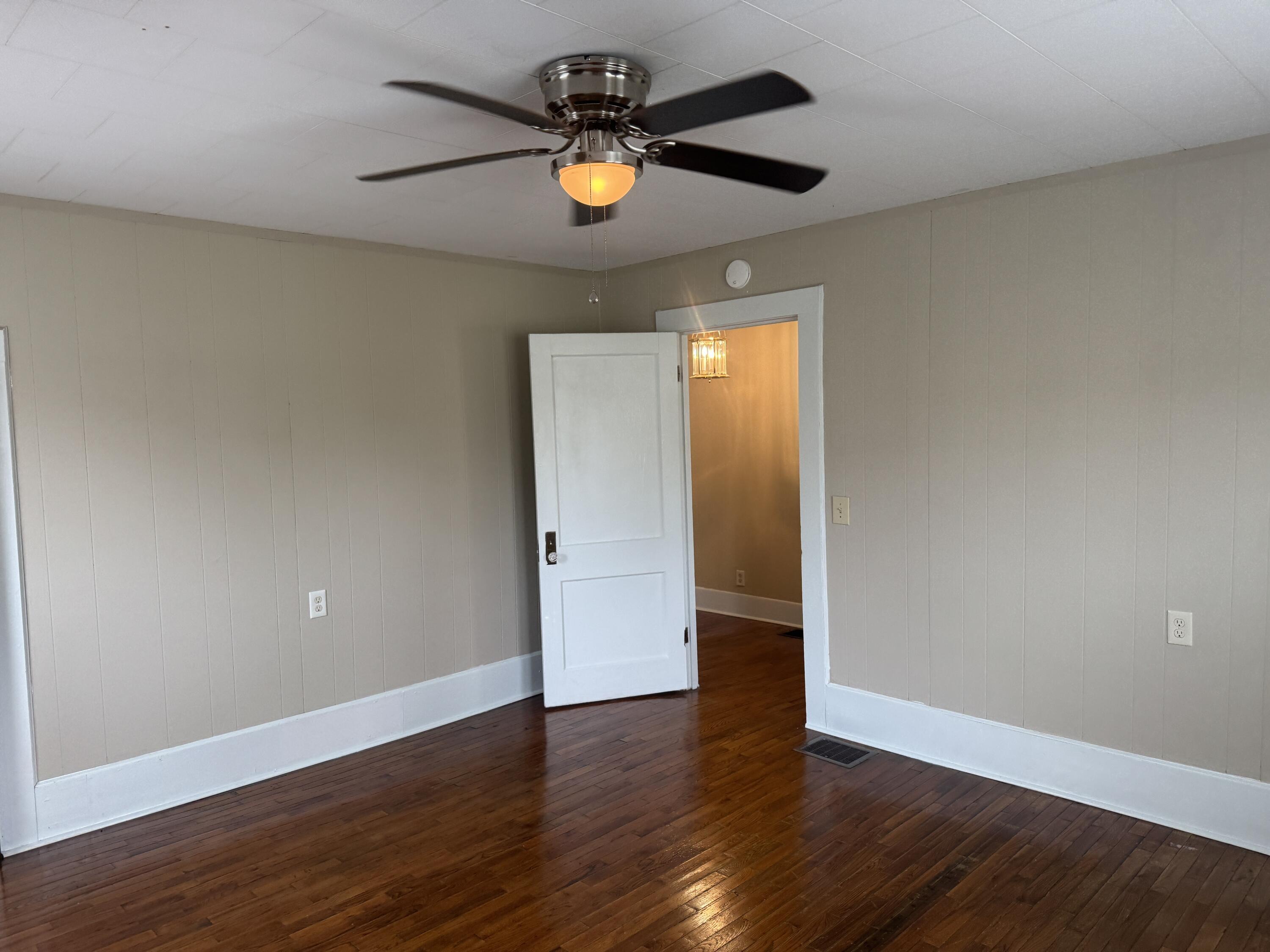 1003 Main Street Property Photo 22