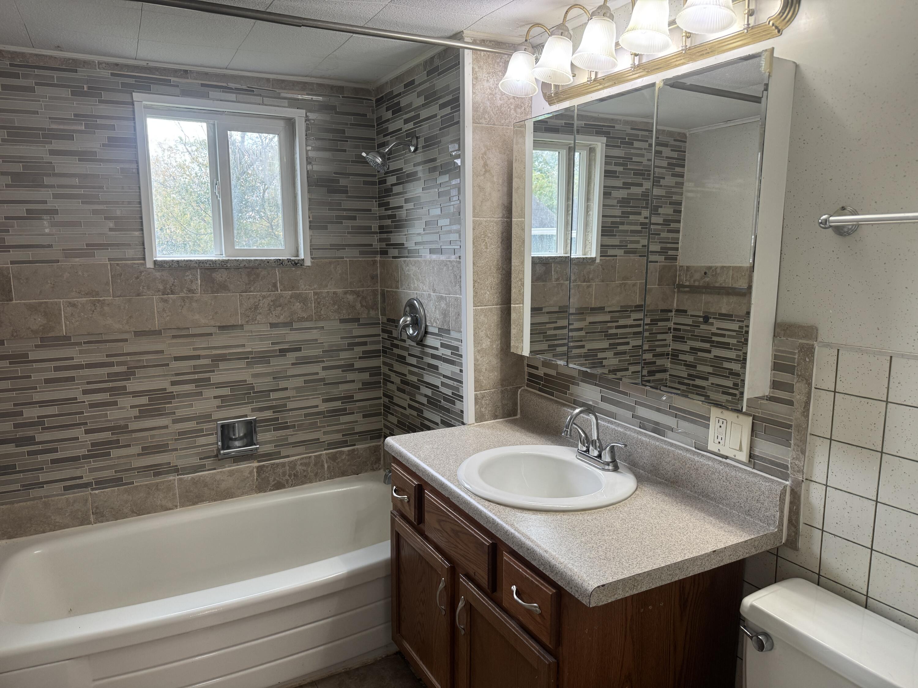 1003 Main Street Property Photo 23
