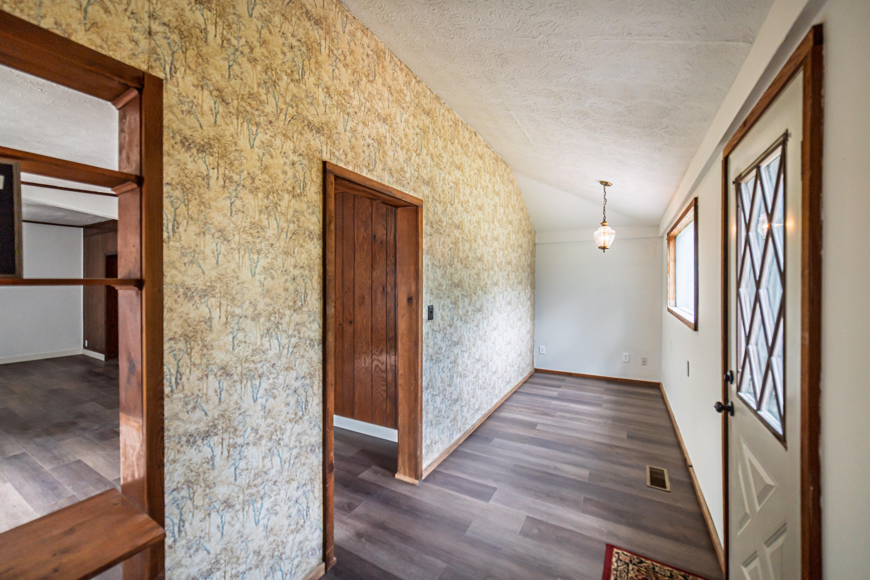 1220 Markham Avenue Property Photo 7