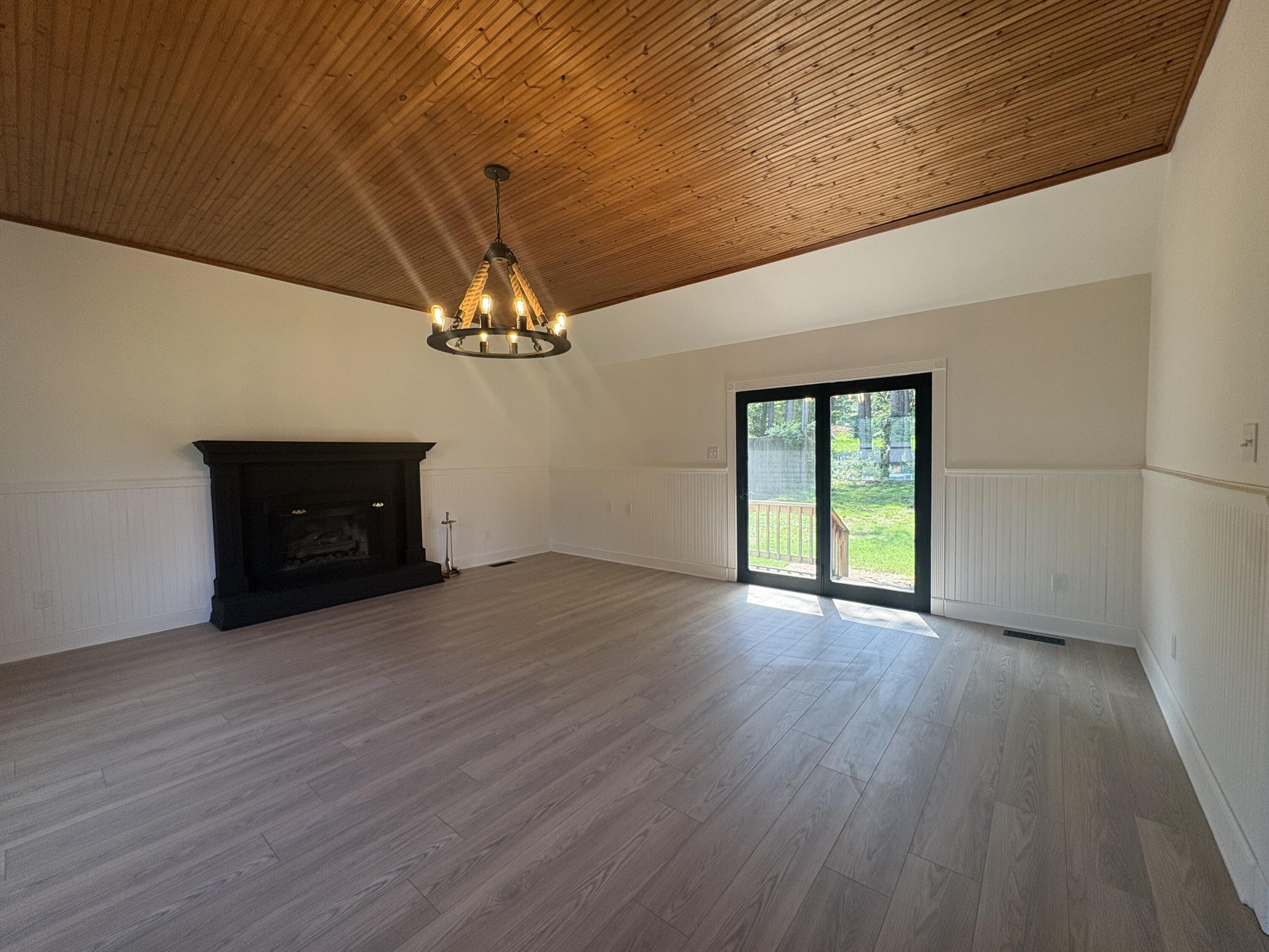 6015 Oakhaven Drive Property Photo 7