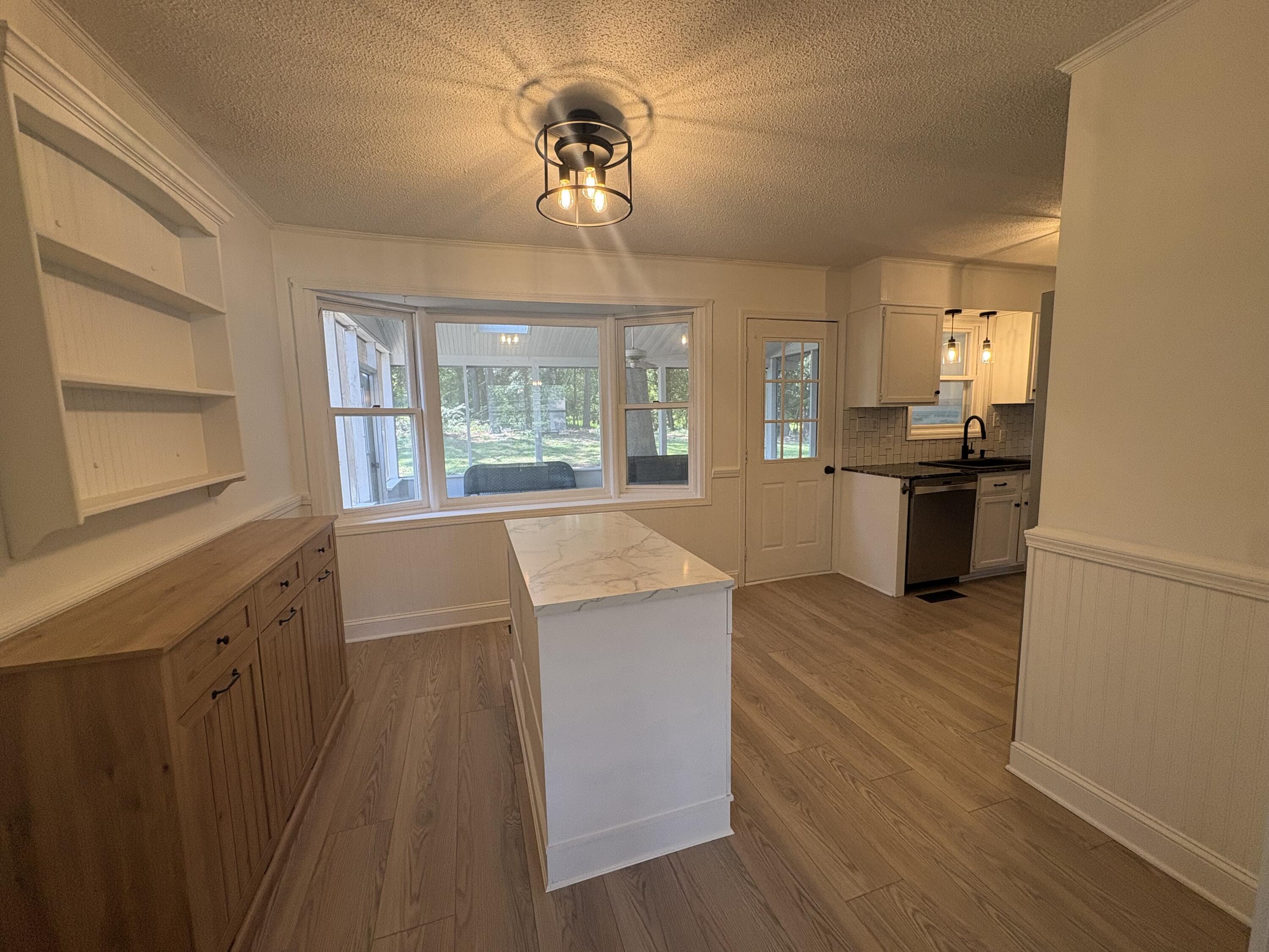 6015 Oakhaven Drive Property Photo 8