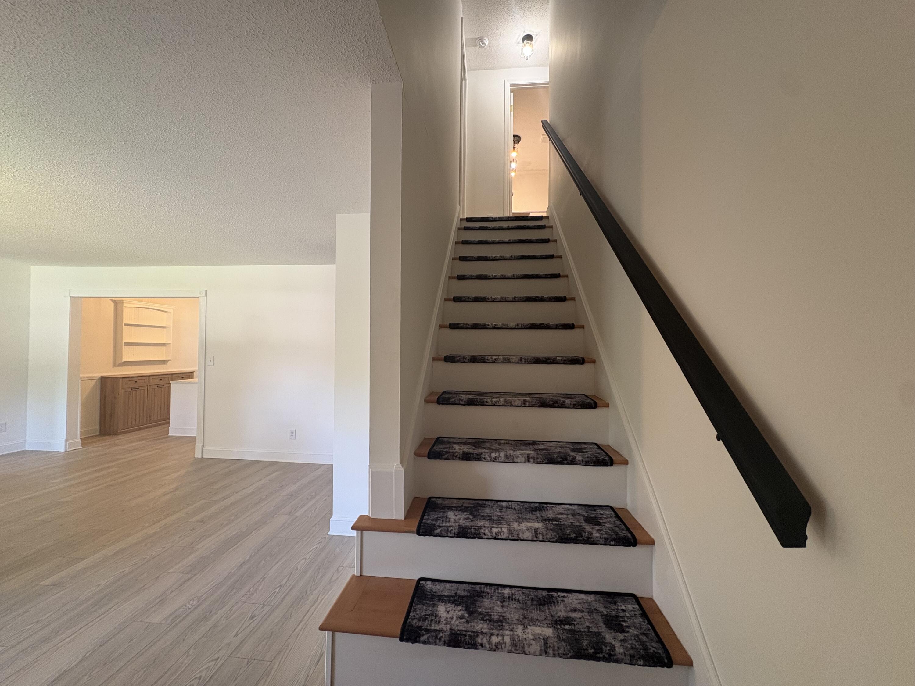 6015 Oakhaven Drive Property Photo 15