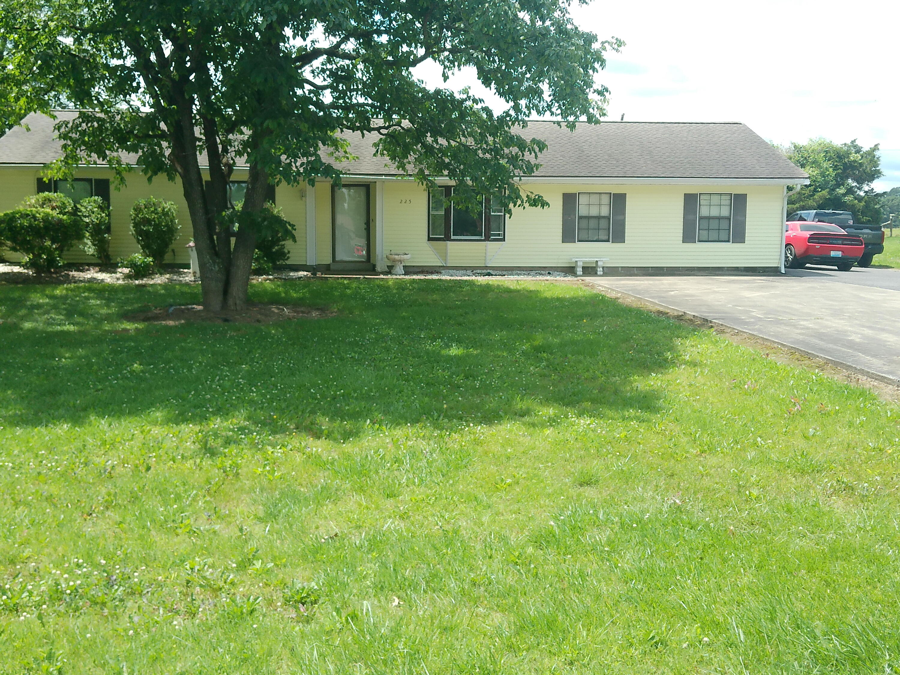 225 Wilton Circle Property Photo 2