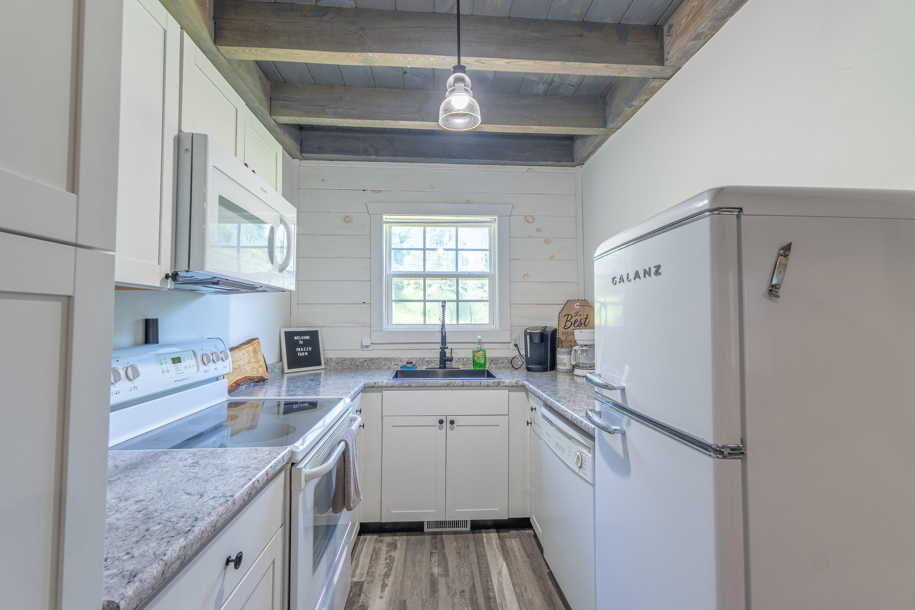 5192 Highway 1619 Property Photo 12