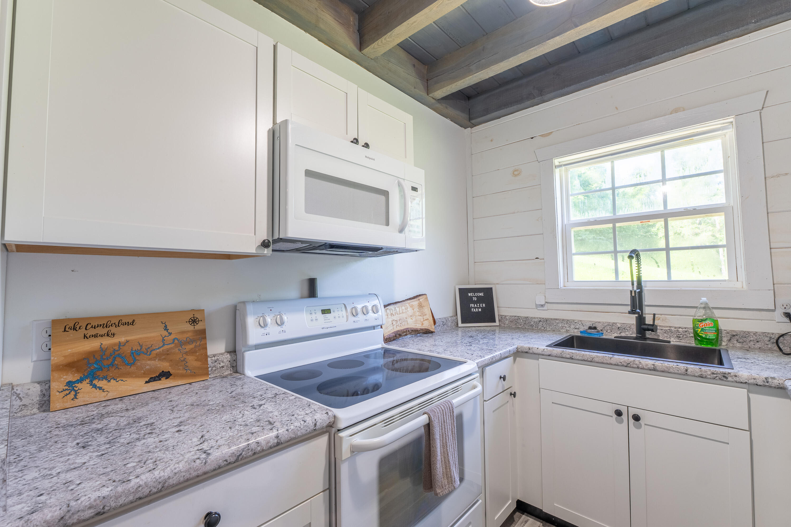 5192 Highway 1619 Property Photo 13