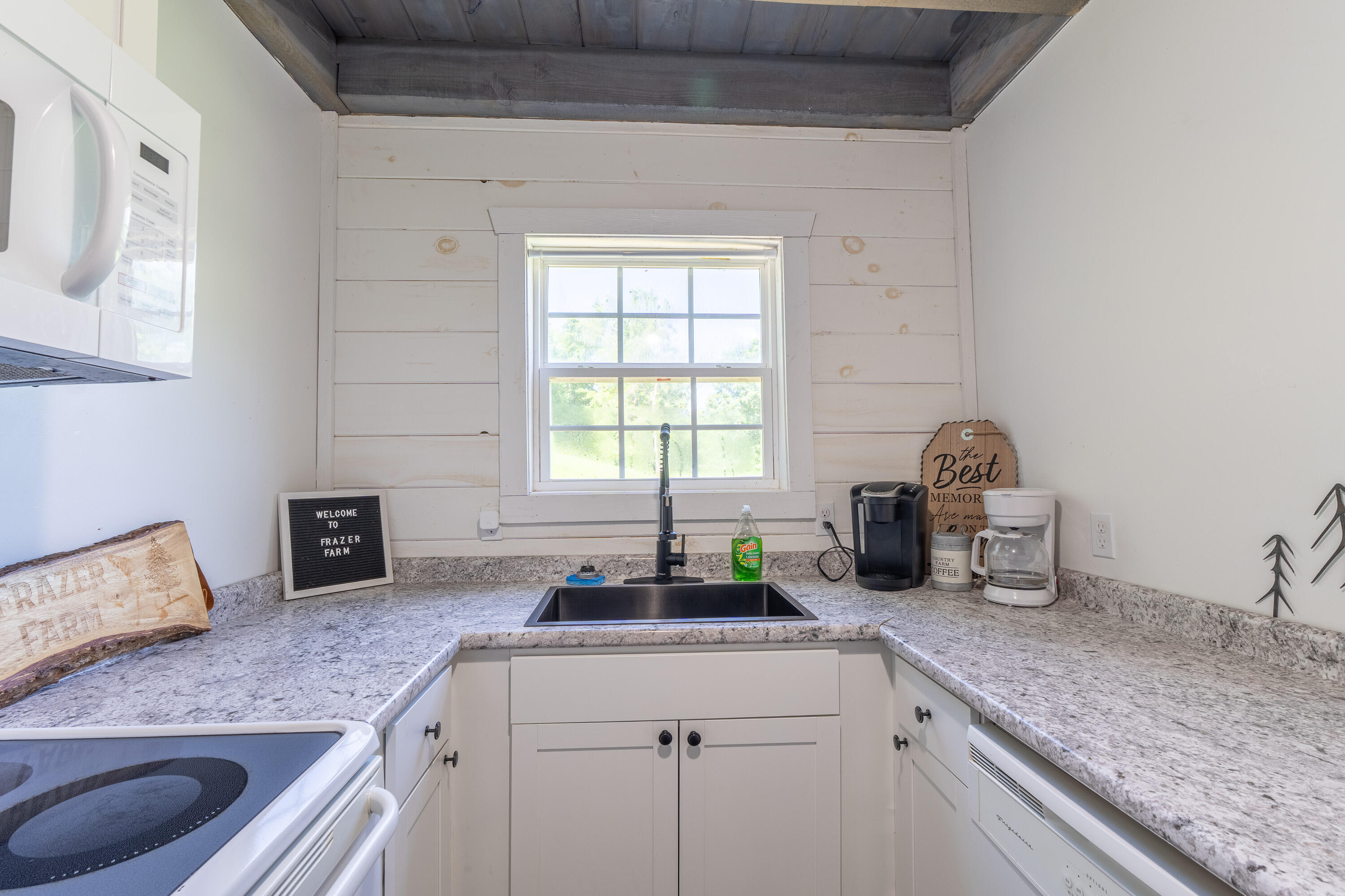 5192 Highway 1619 Property Photo 15