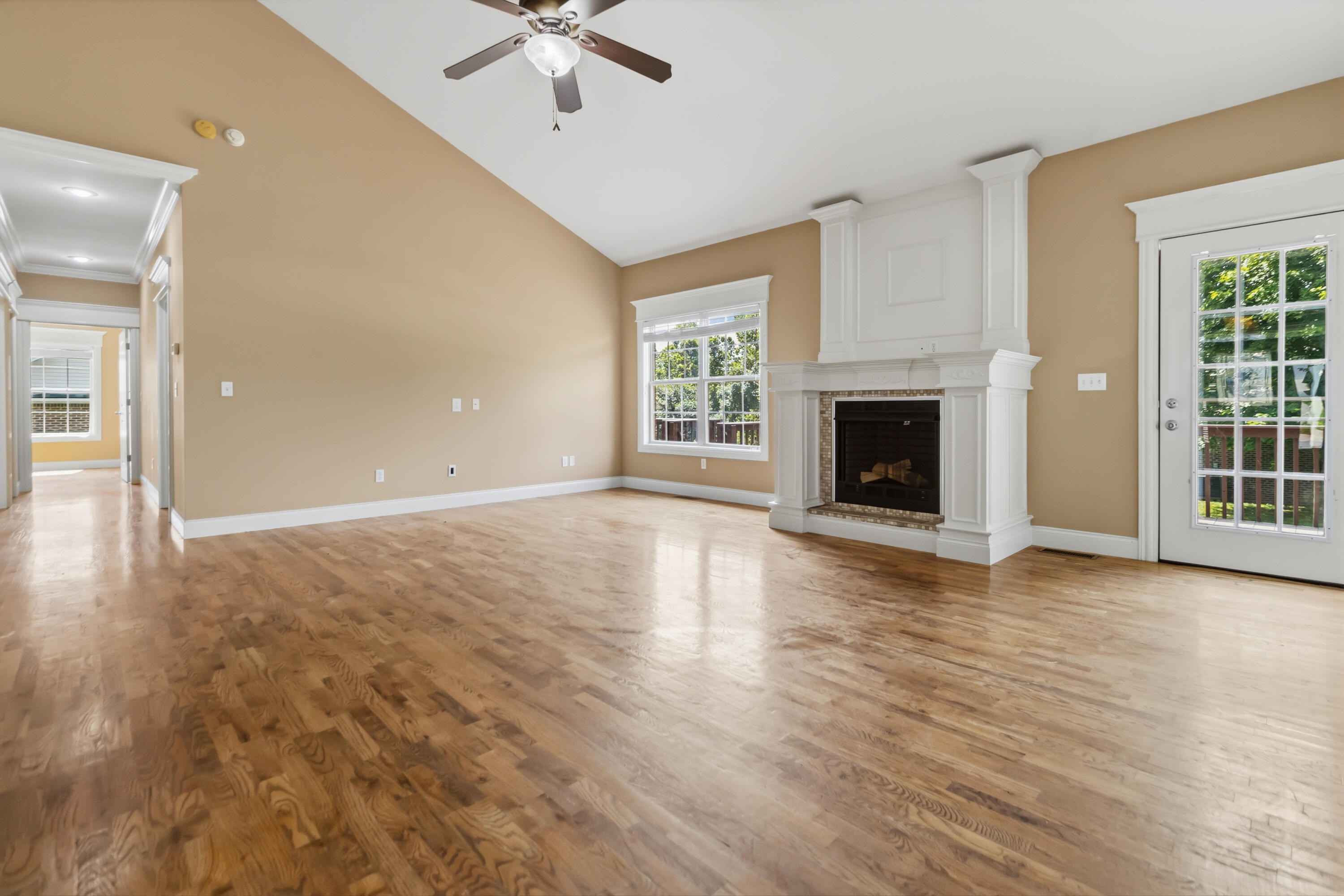 211 White Tail Run Property Photo 4