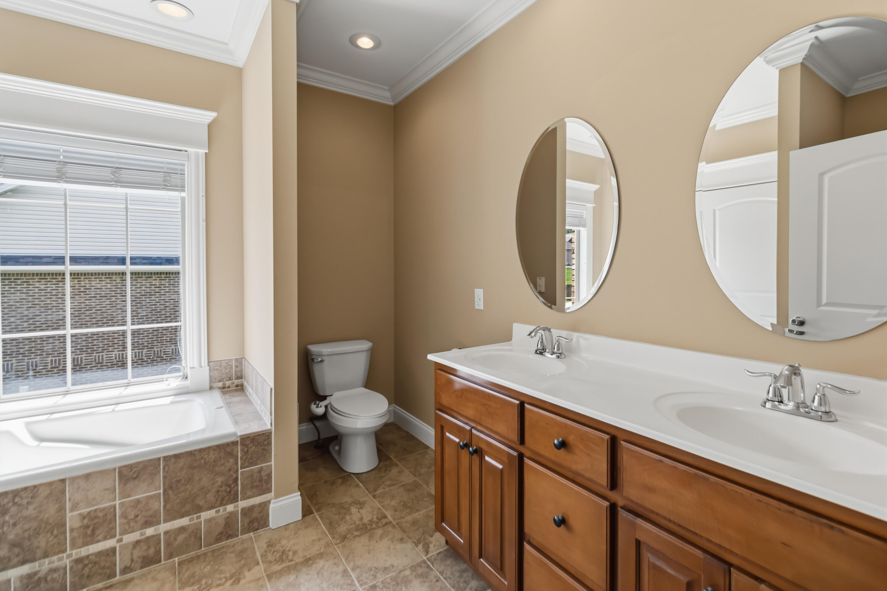 211 White Tail Run Property Photo 26
