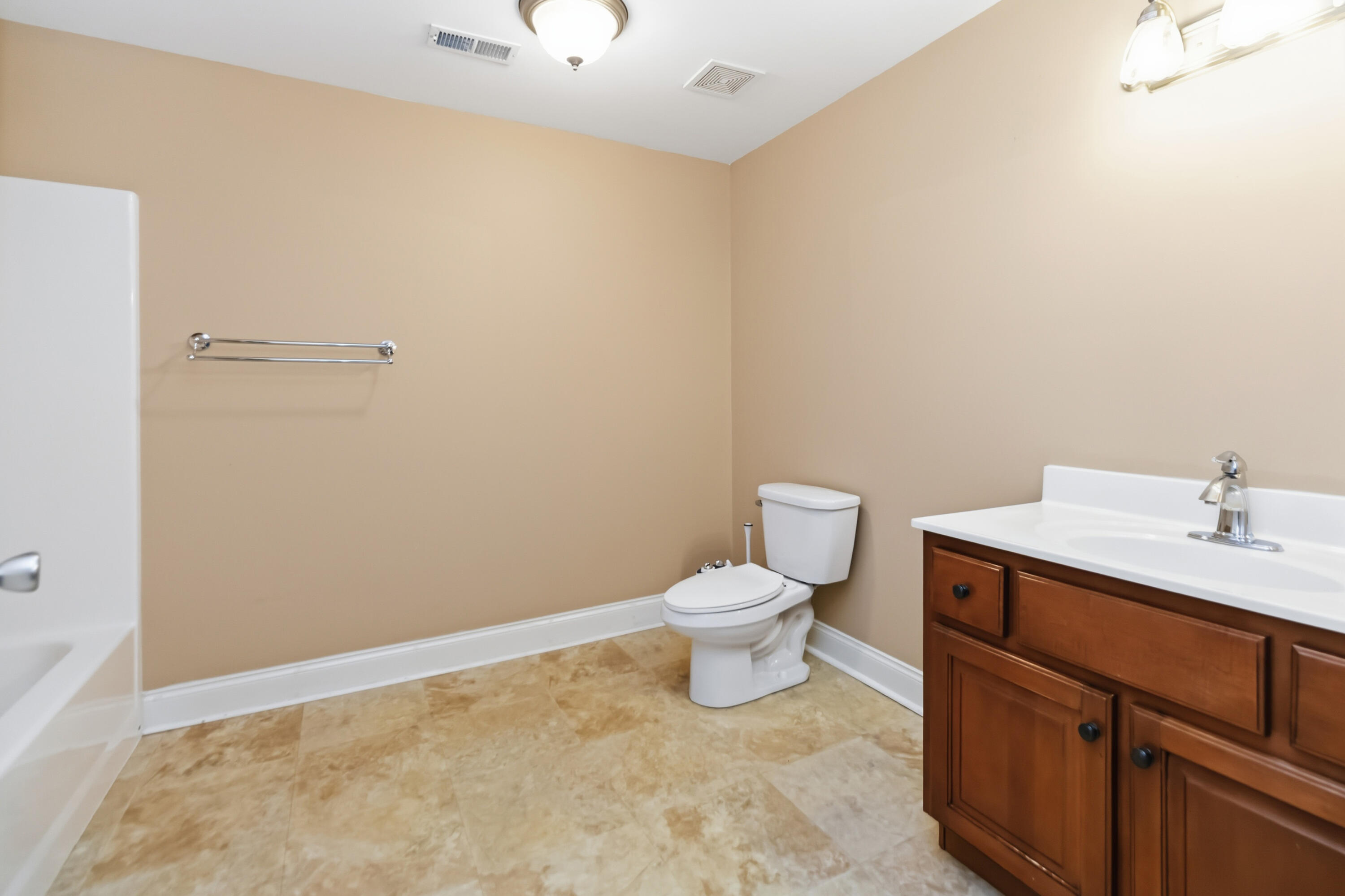 211 White Tail Run Property Photo 43