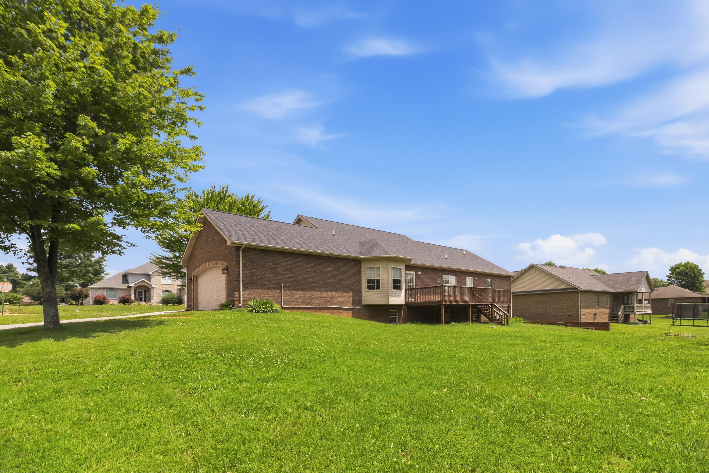 211 White Tail Run Property Photo 52