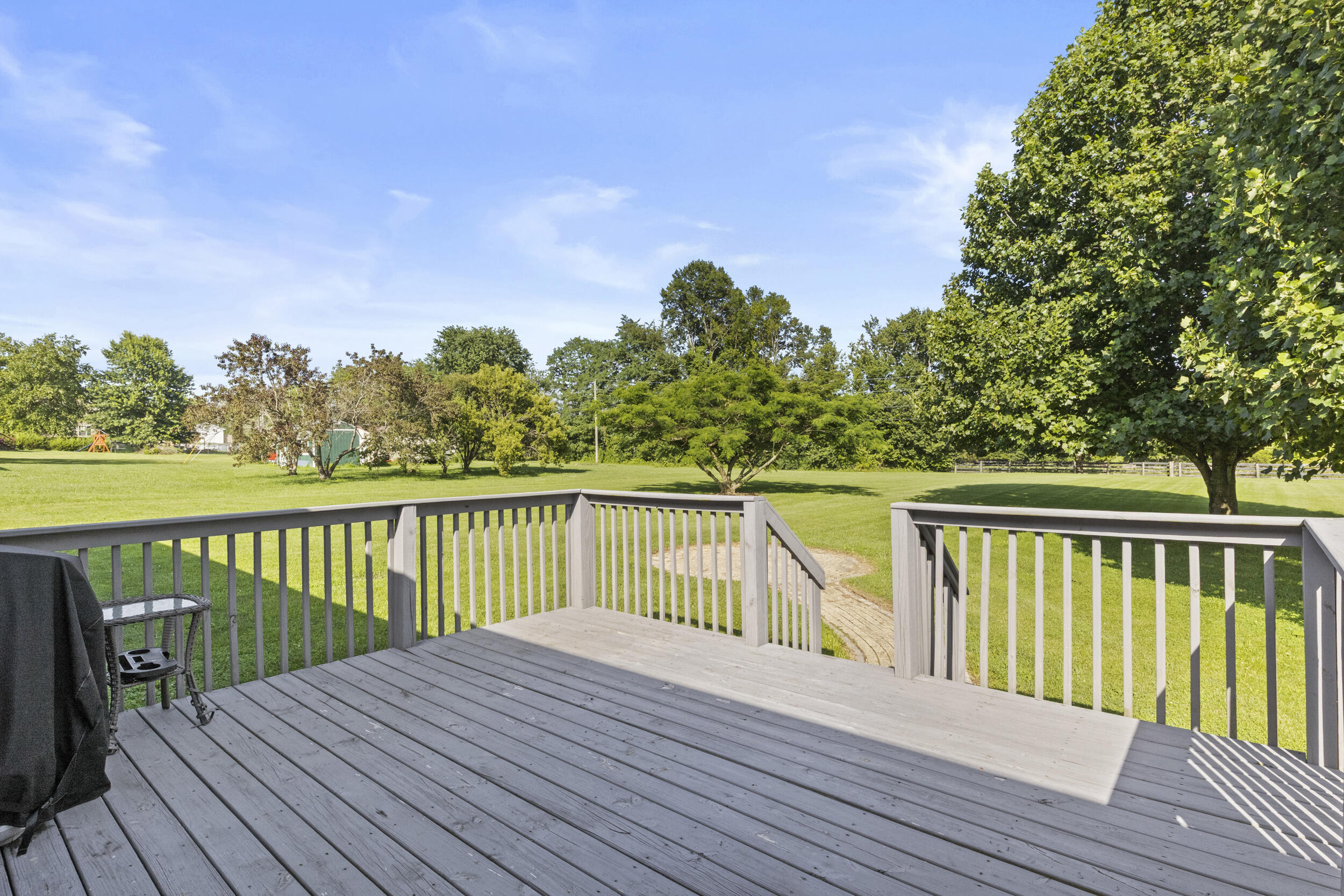 320 Kings Trace Drive Property Photo 6