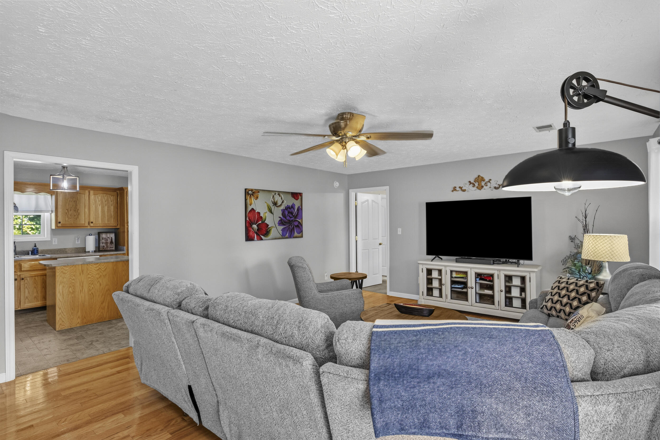 320 Kings Trace Drive Property Photo 11