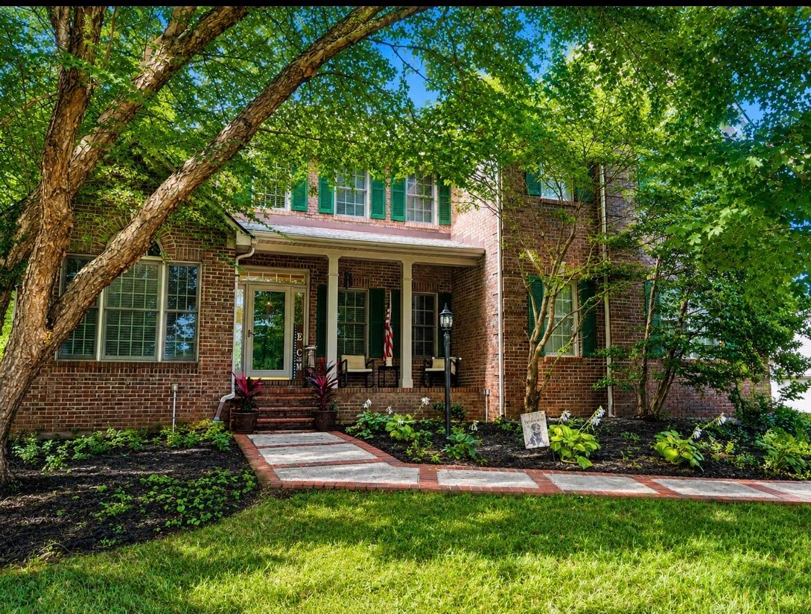 118 Whispering Woods Drive Property Photo 1