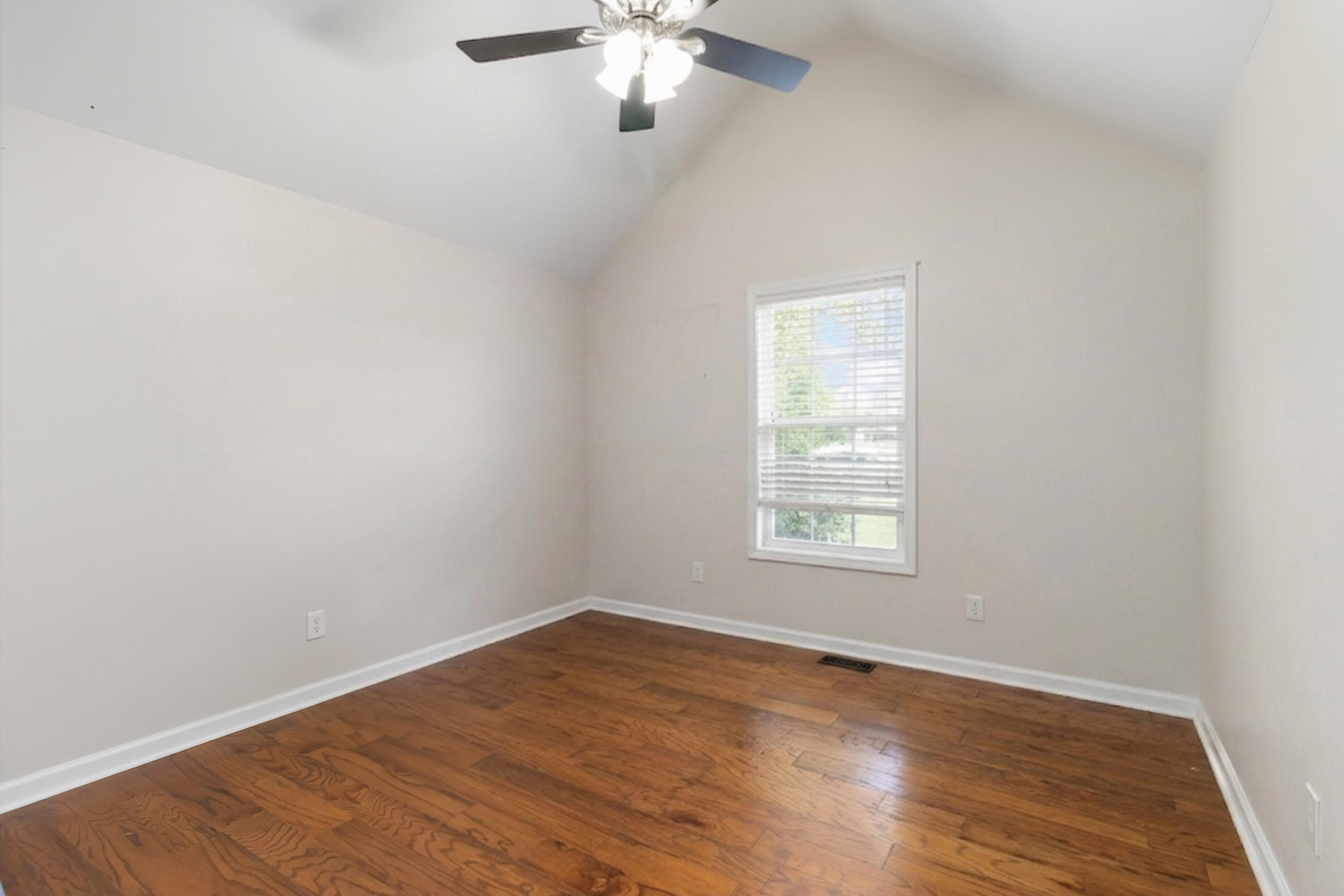 201 Nelson Park Property Photo 16