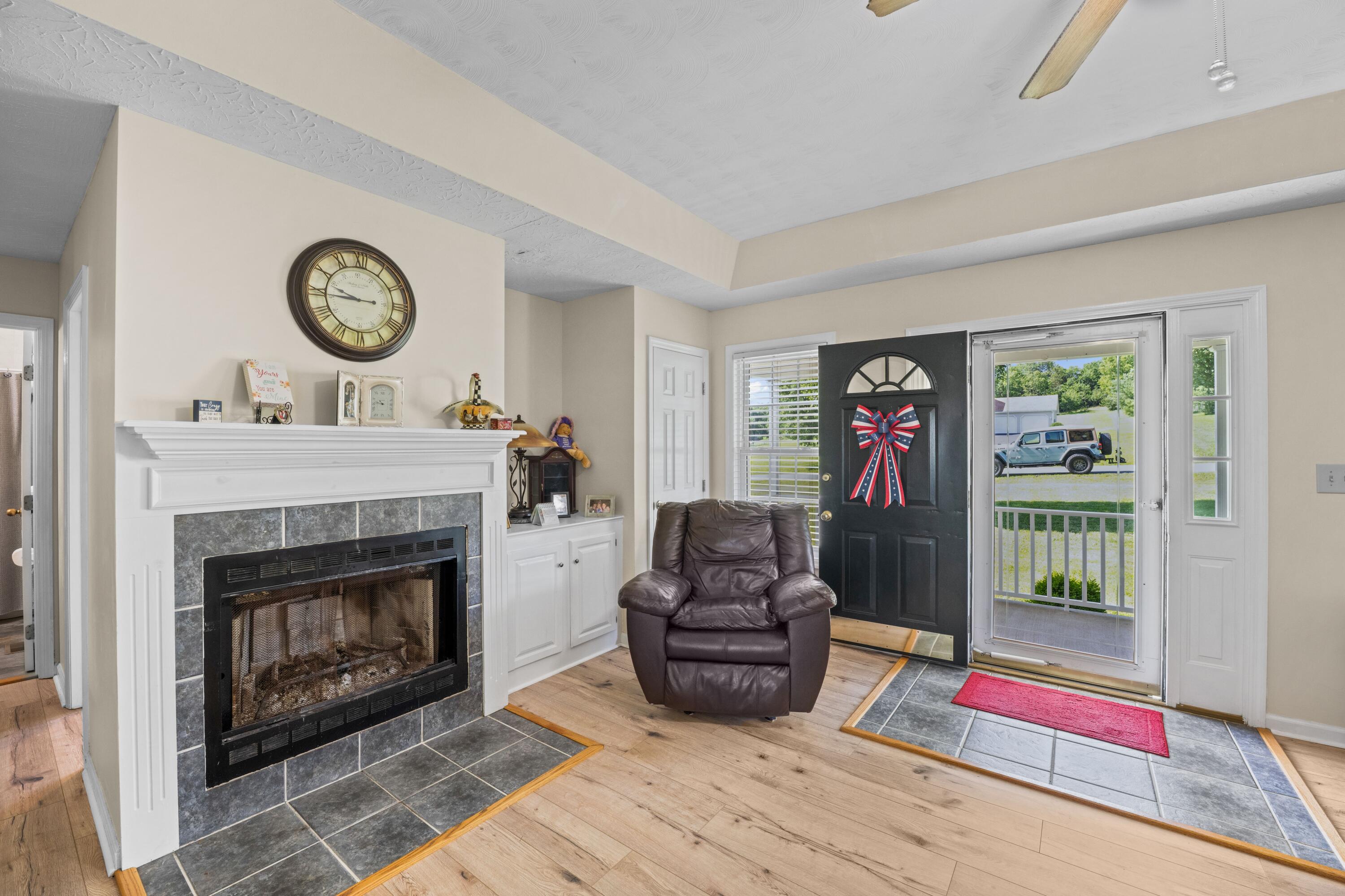 143 Rolling Meadows Drive Property Photo 3