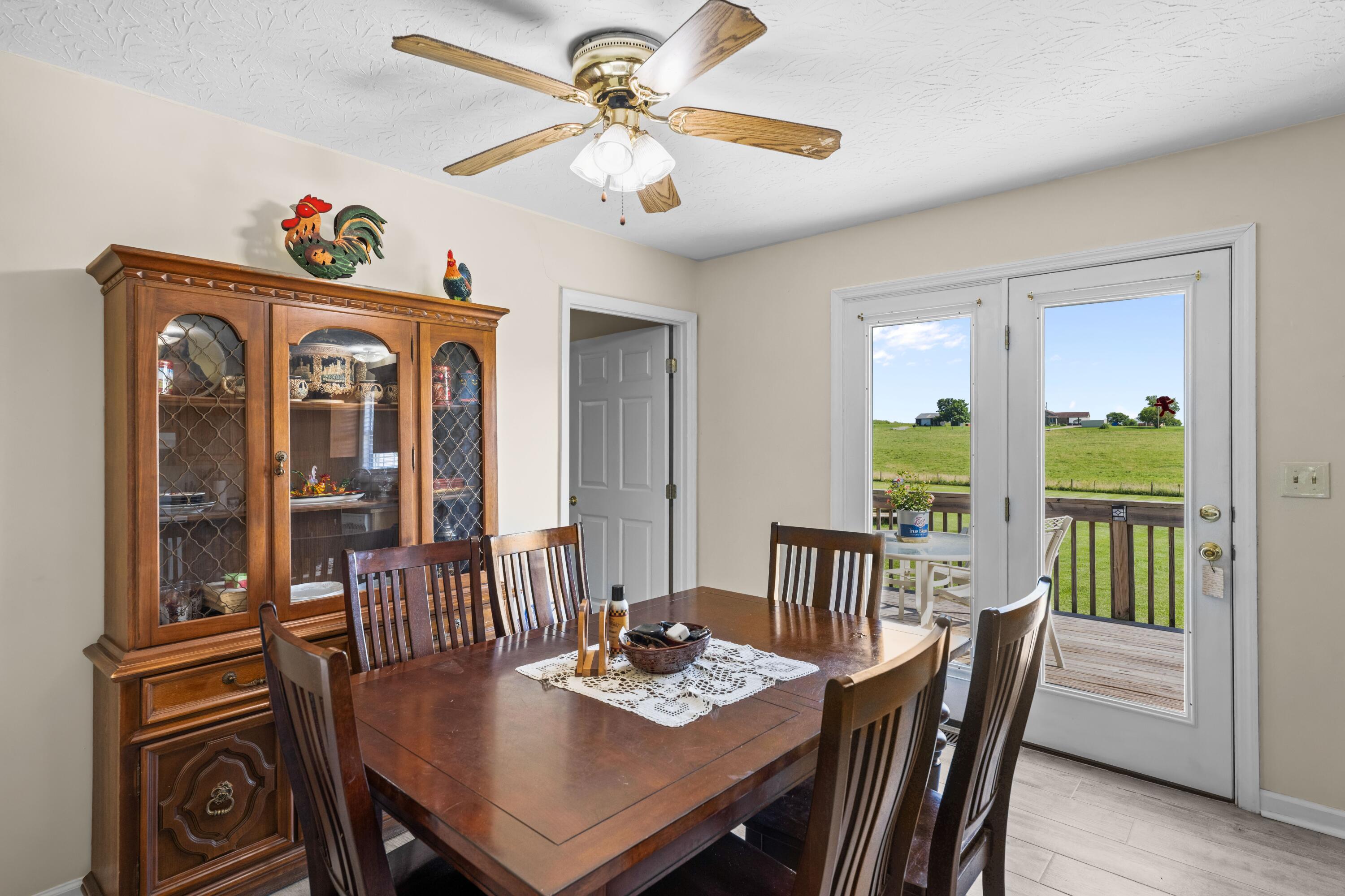 143 Rolling Meadows Drive Property Photo 8