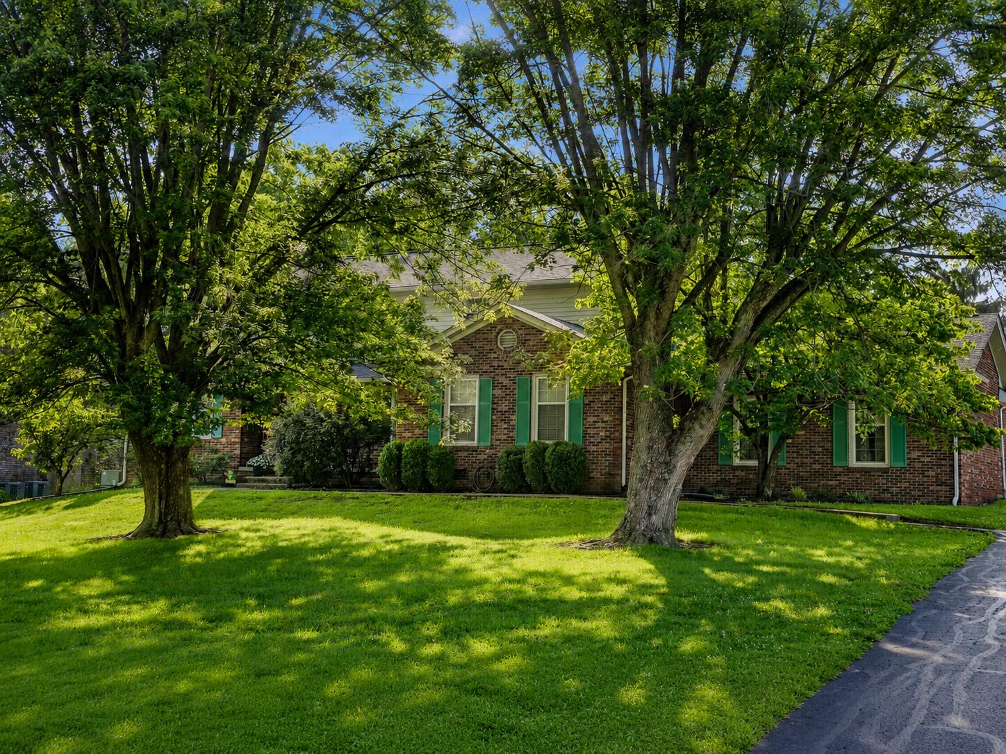 111 Lone Oak Drive Property Photo 1