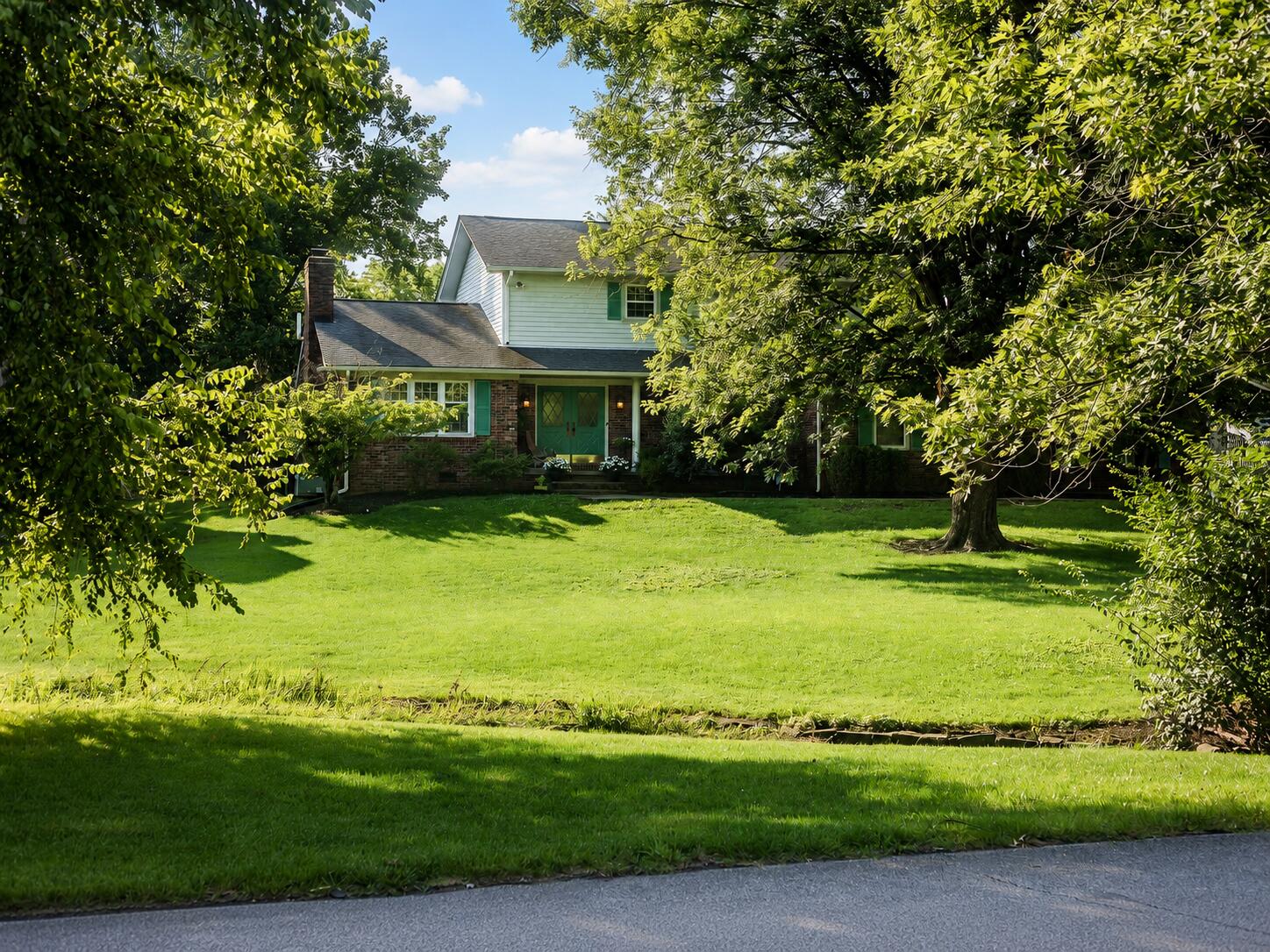 111 Lone Oak Drive Property Photo 3