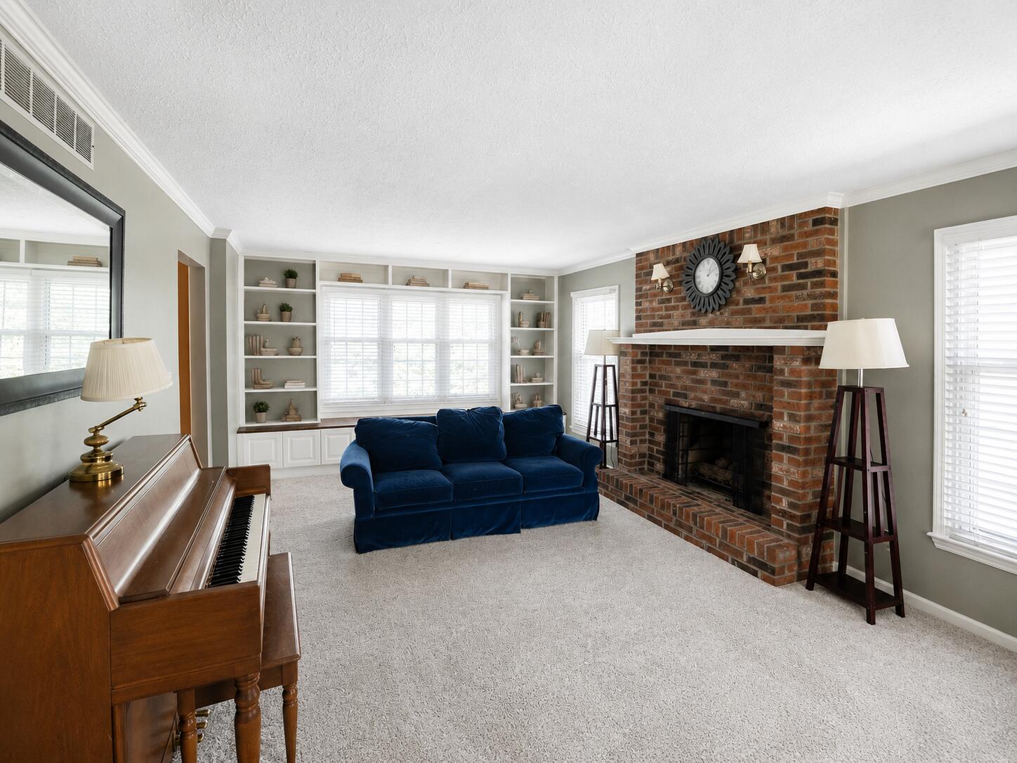 111 Lone Oak Drive Property Photo 8