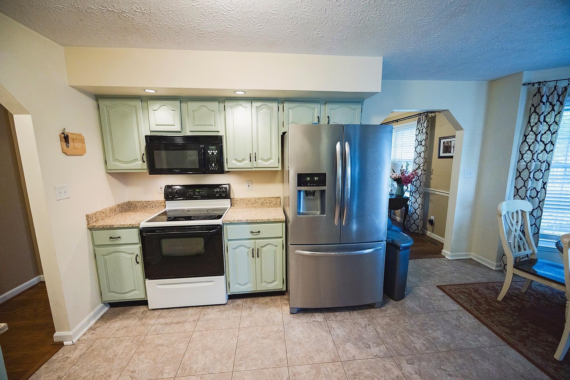 111 Lone Oak Drive Property Photo 11