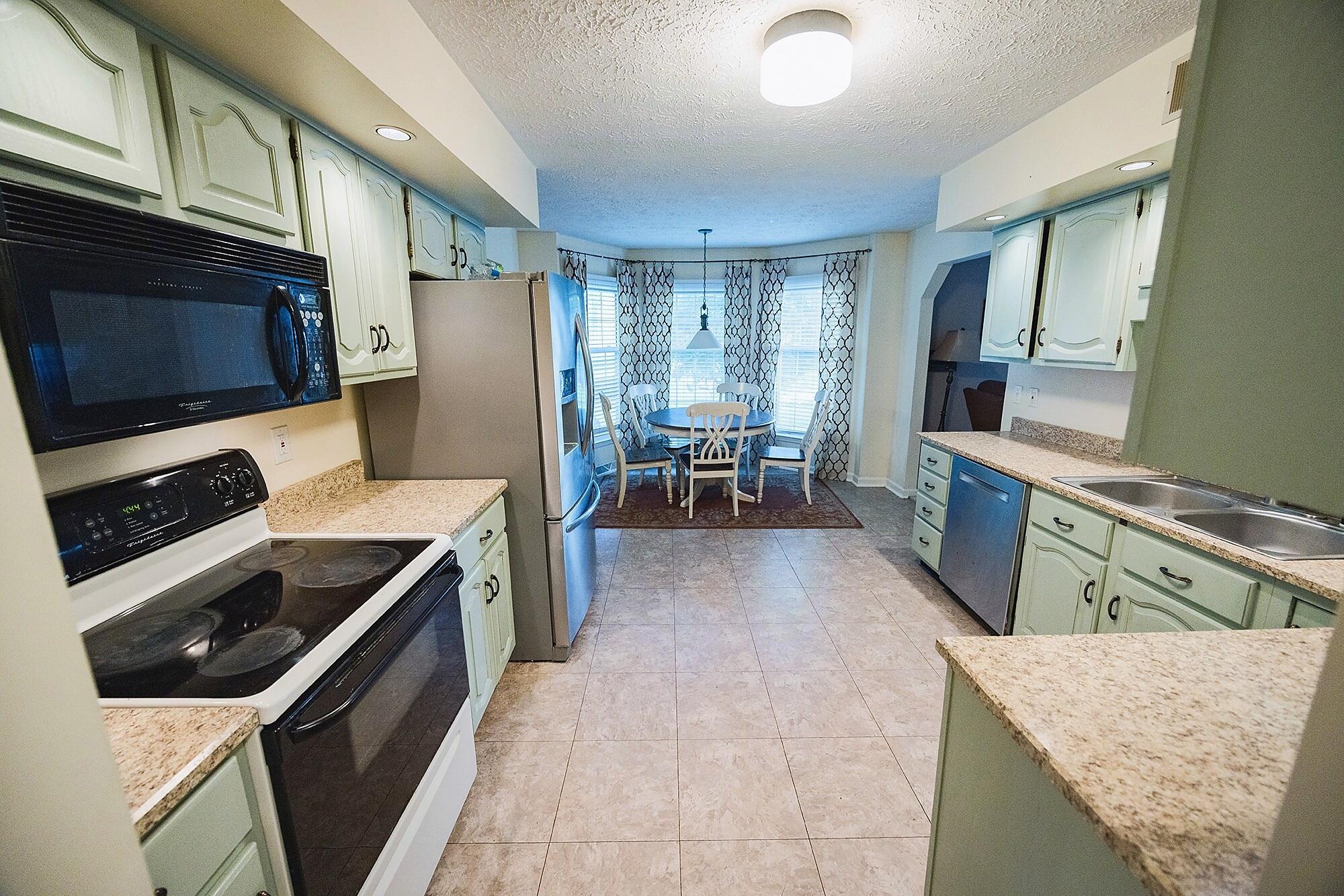 111 Lone Oak Drive Property Photo 12
