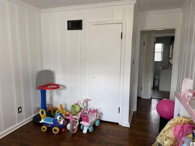 658 E 5th Avenue Property Photo 14