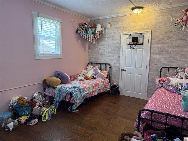 658 E 5th Avenue Property Photo 17