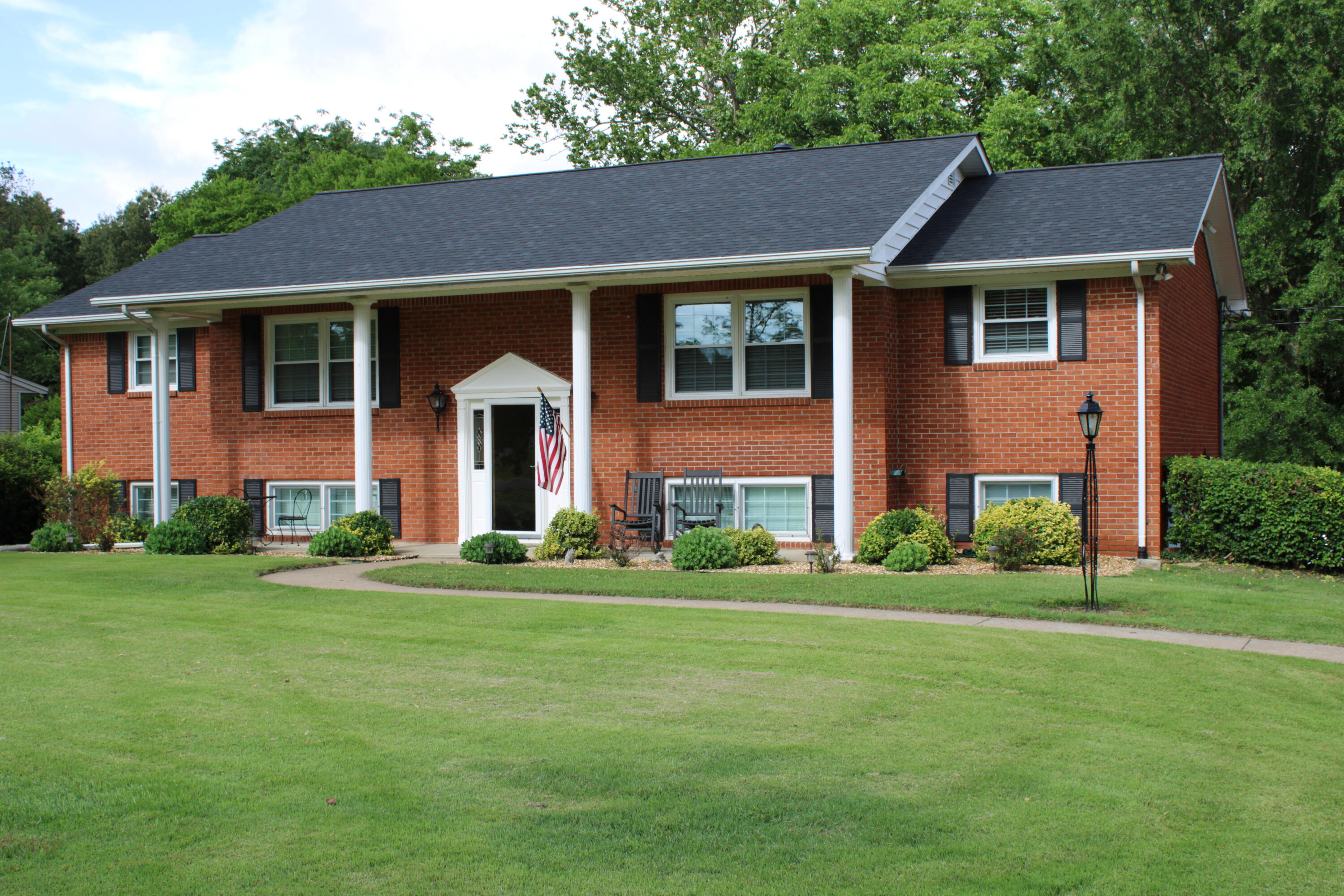 204 Pepper Lane Property Photo 1