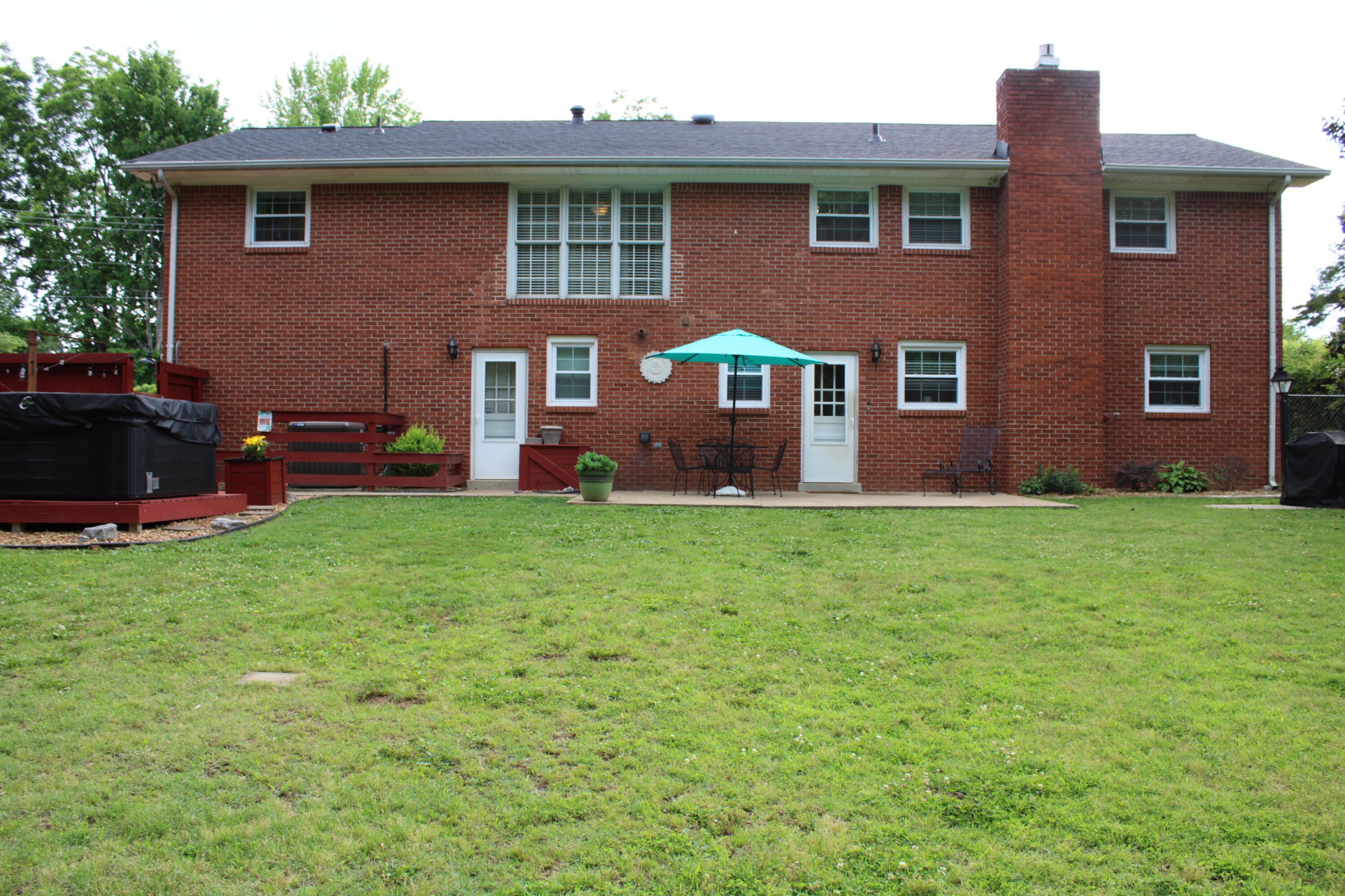 204 Pepper Lane Property Photo 4