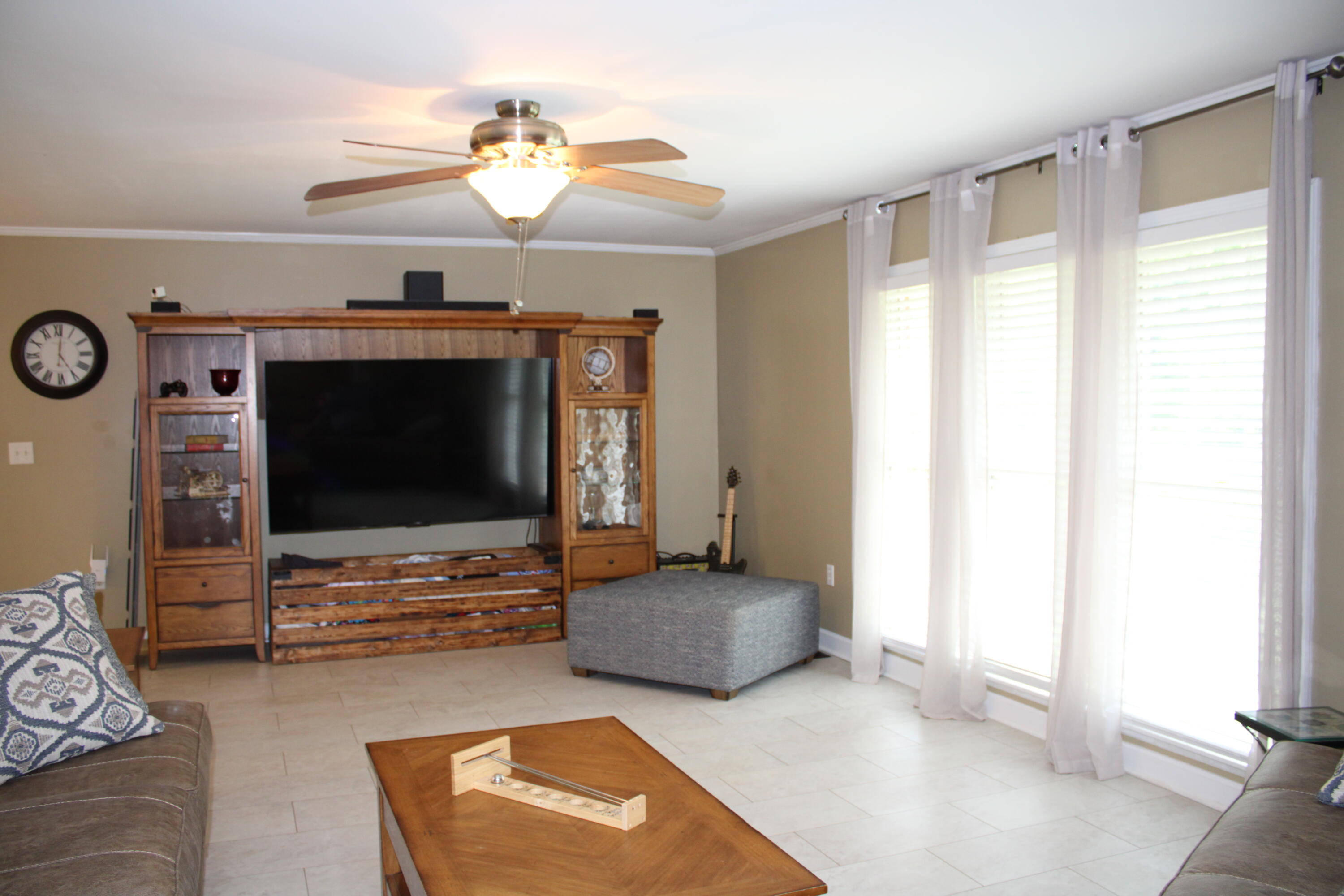 204 Pepper Lane Property Photo 8