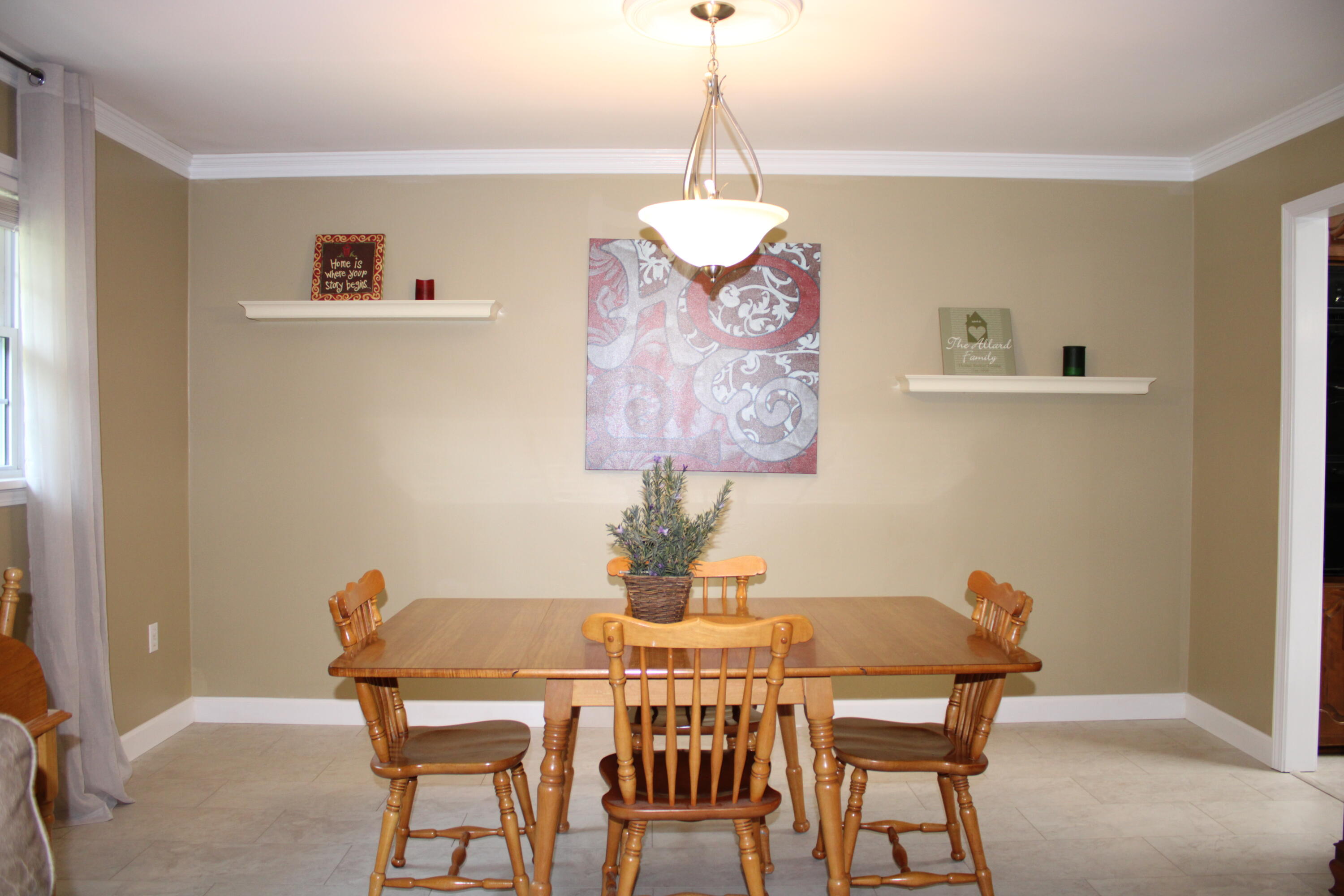 204 Pepper Lane Property Photo 9