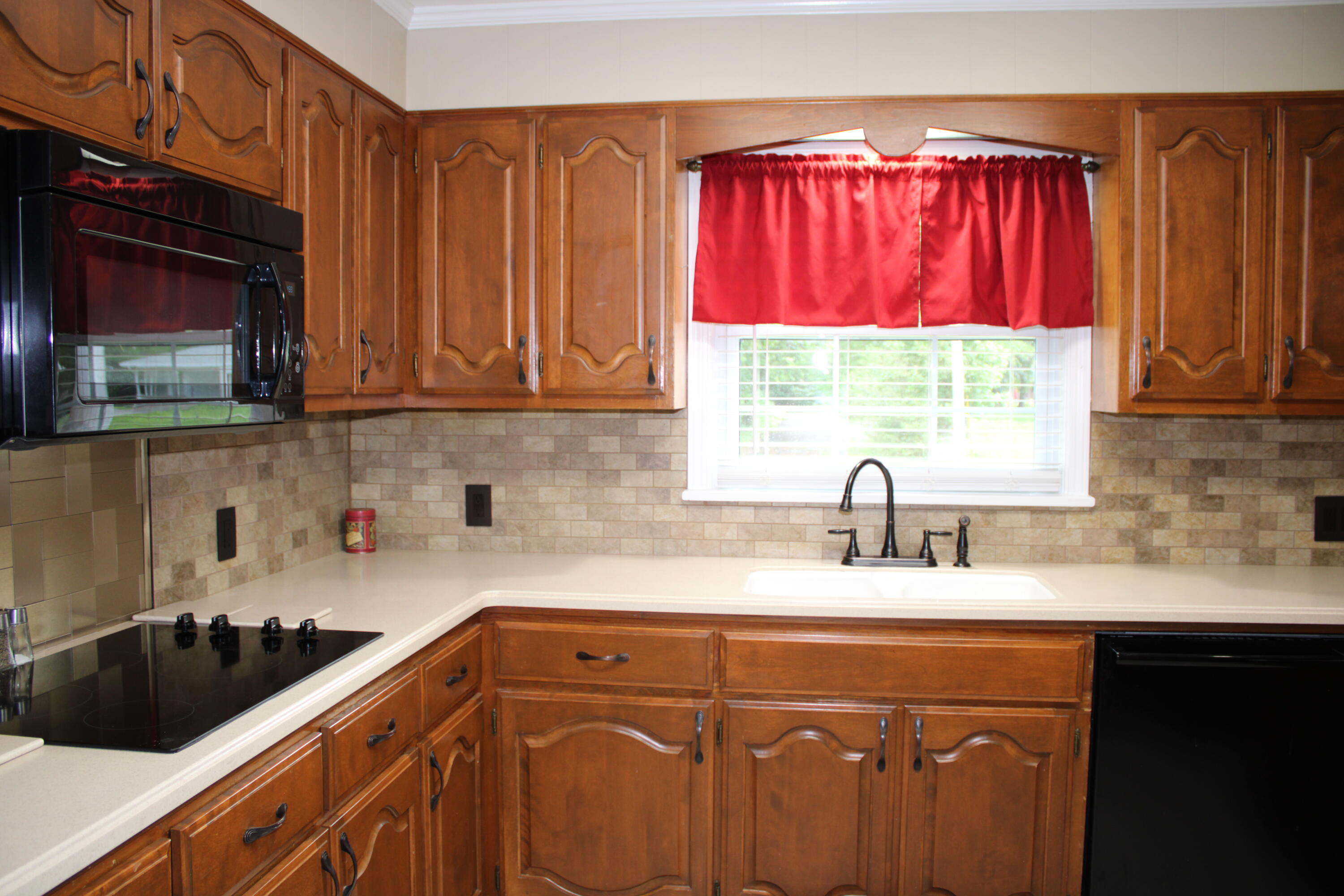 204 Pepper Lane Property Photo 12