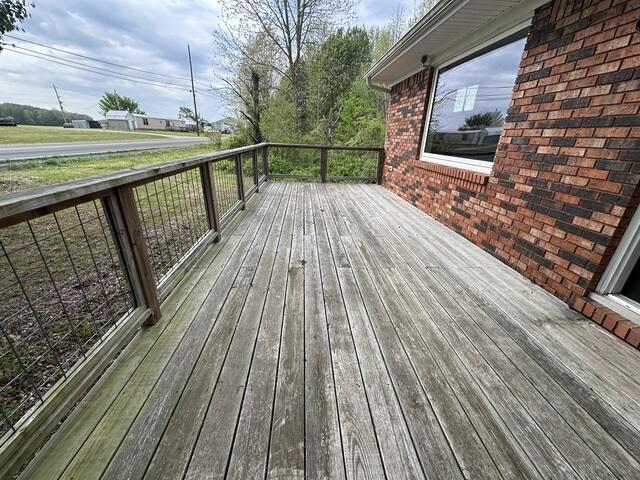 7740 Old Mayfield Road Property Photo 4