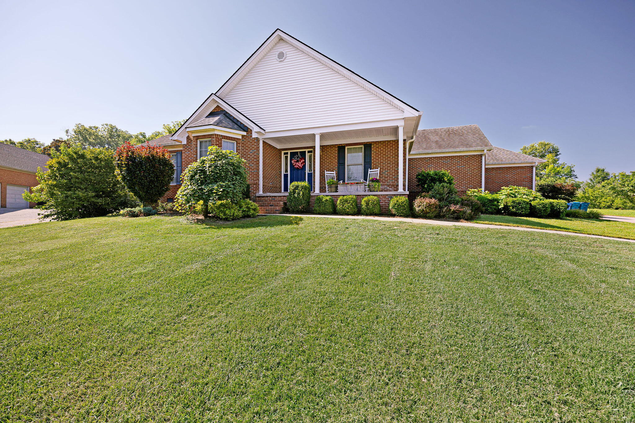 129 Creekside Drive Property Photo 2