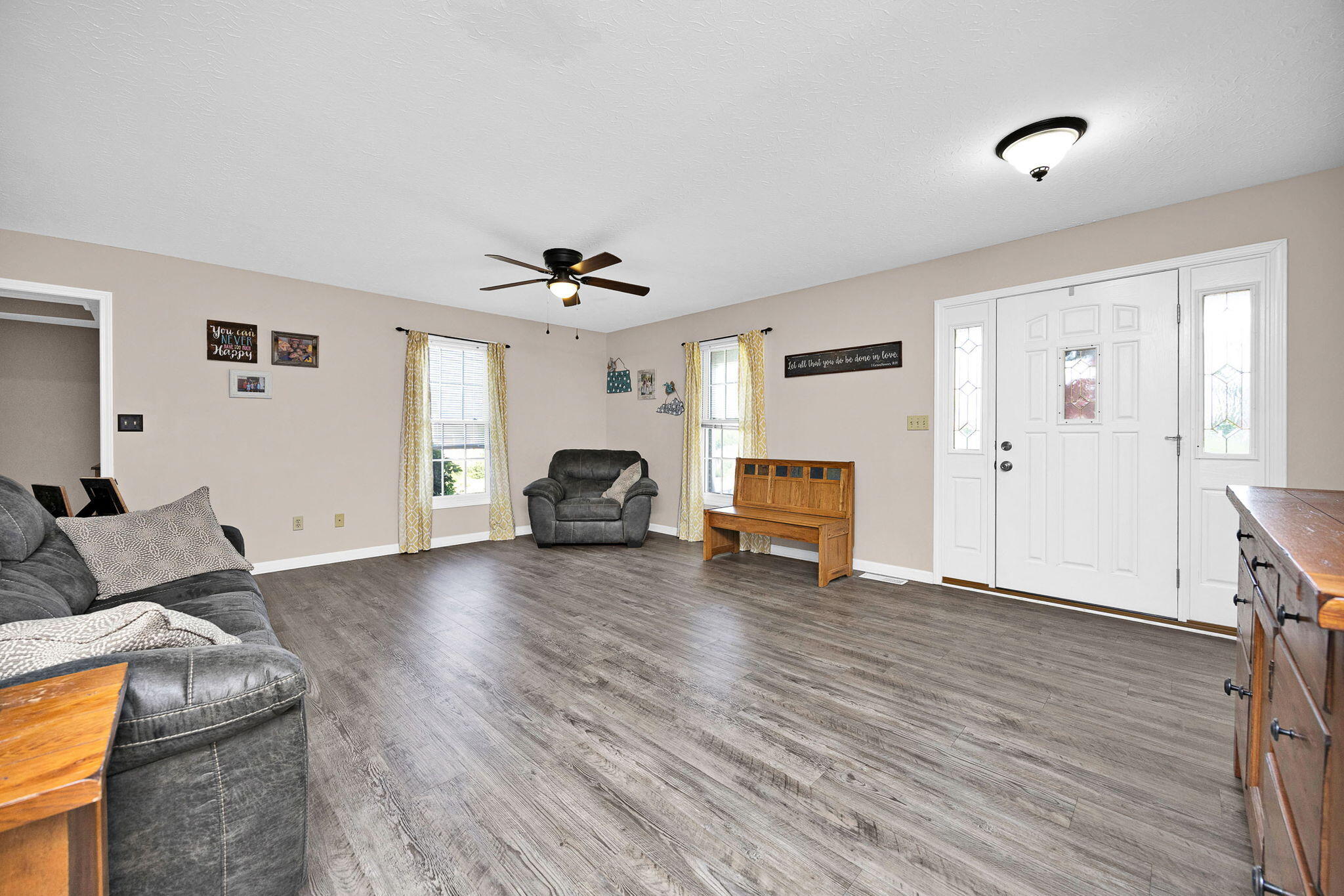 129 Creekside Drive Property Photo 4