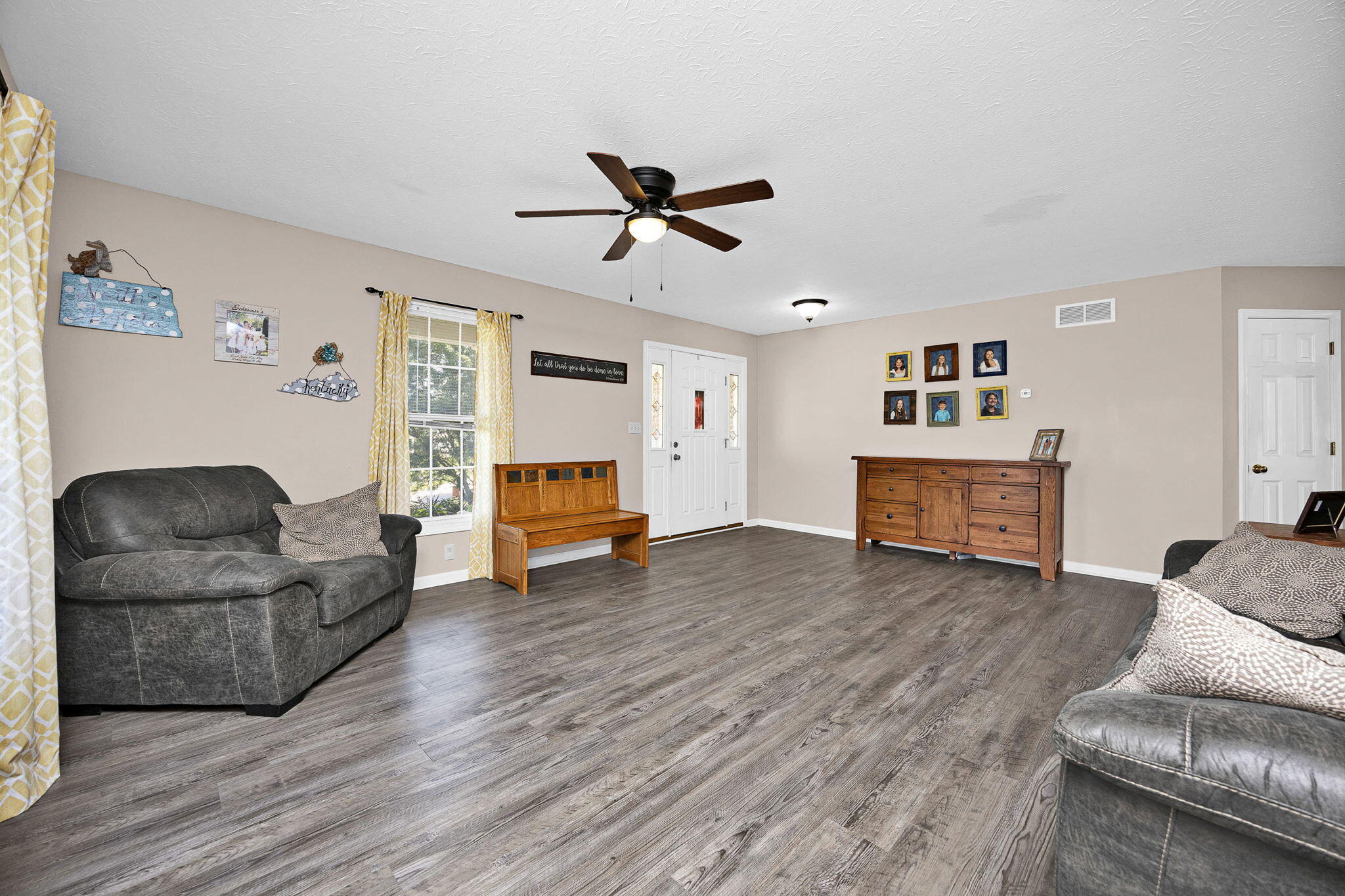 129 Creekside Drive Property Photo 5