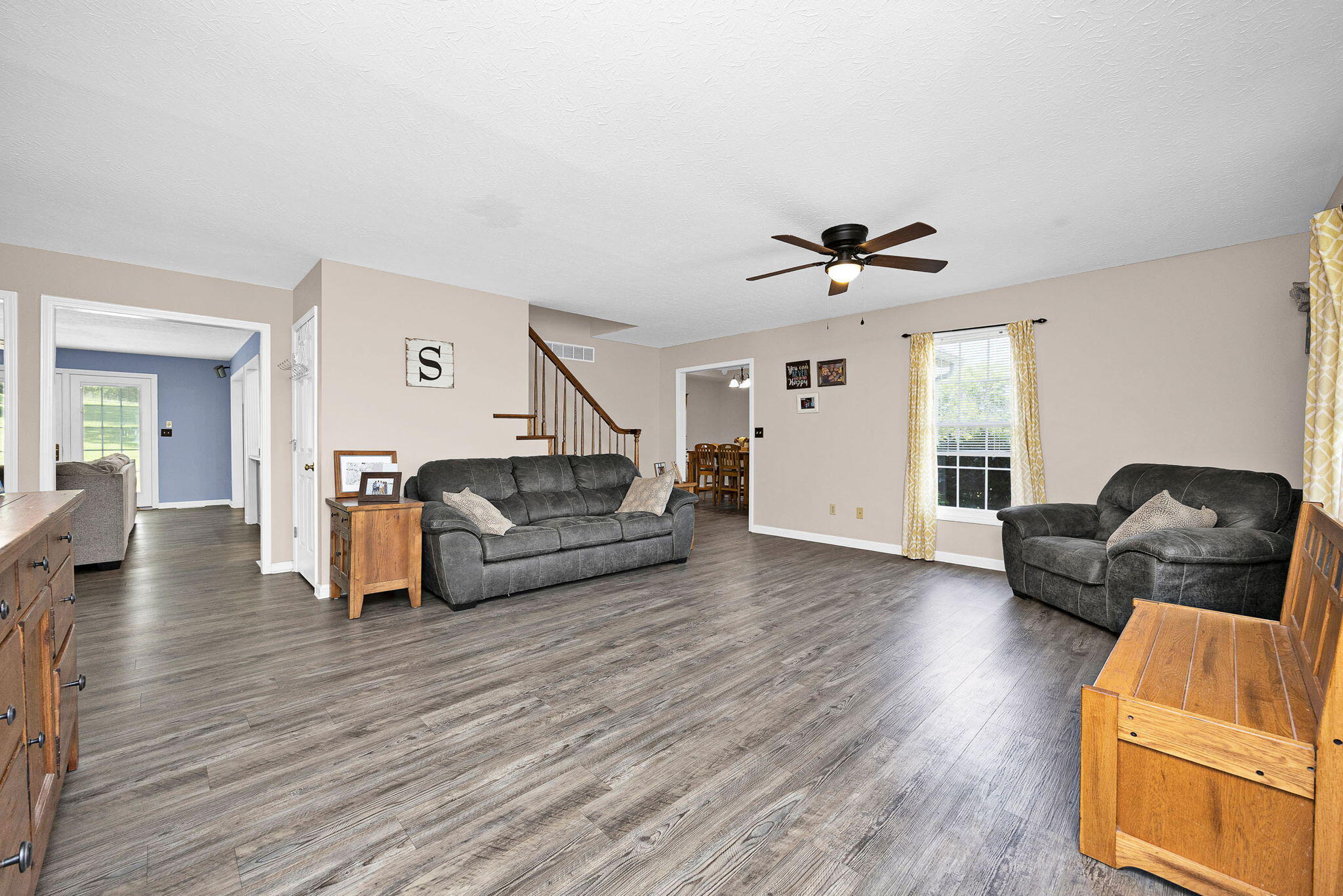 129 Creekside Drive Property Photo 6