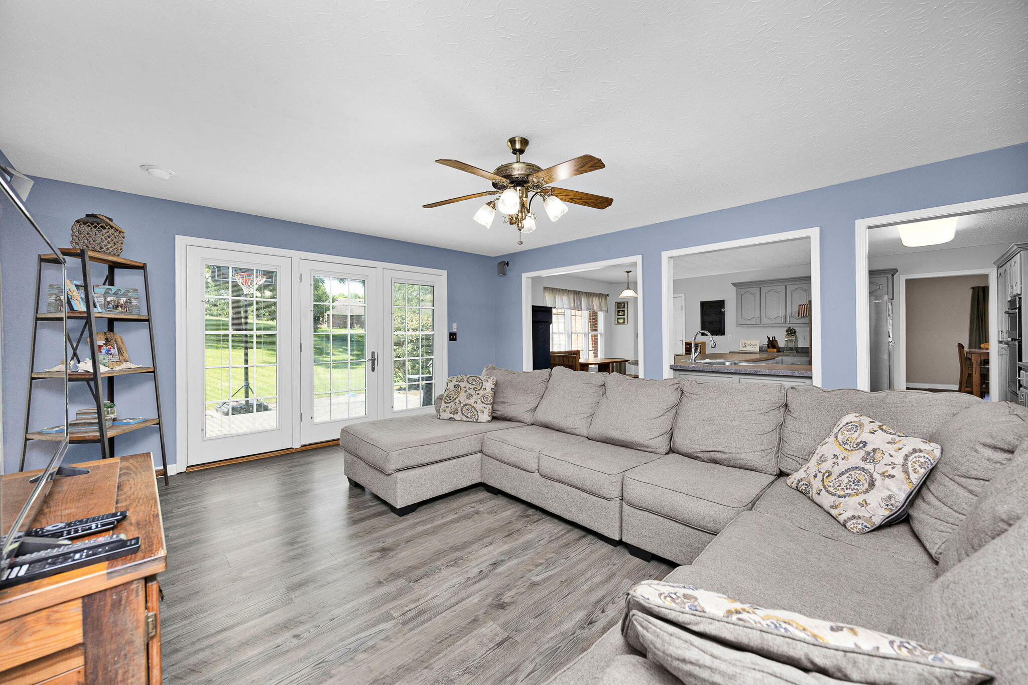 129 Creekside Drive Property Photo 7
