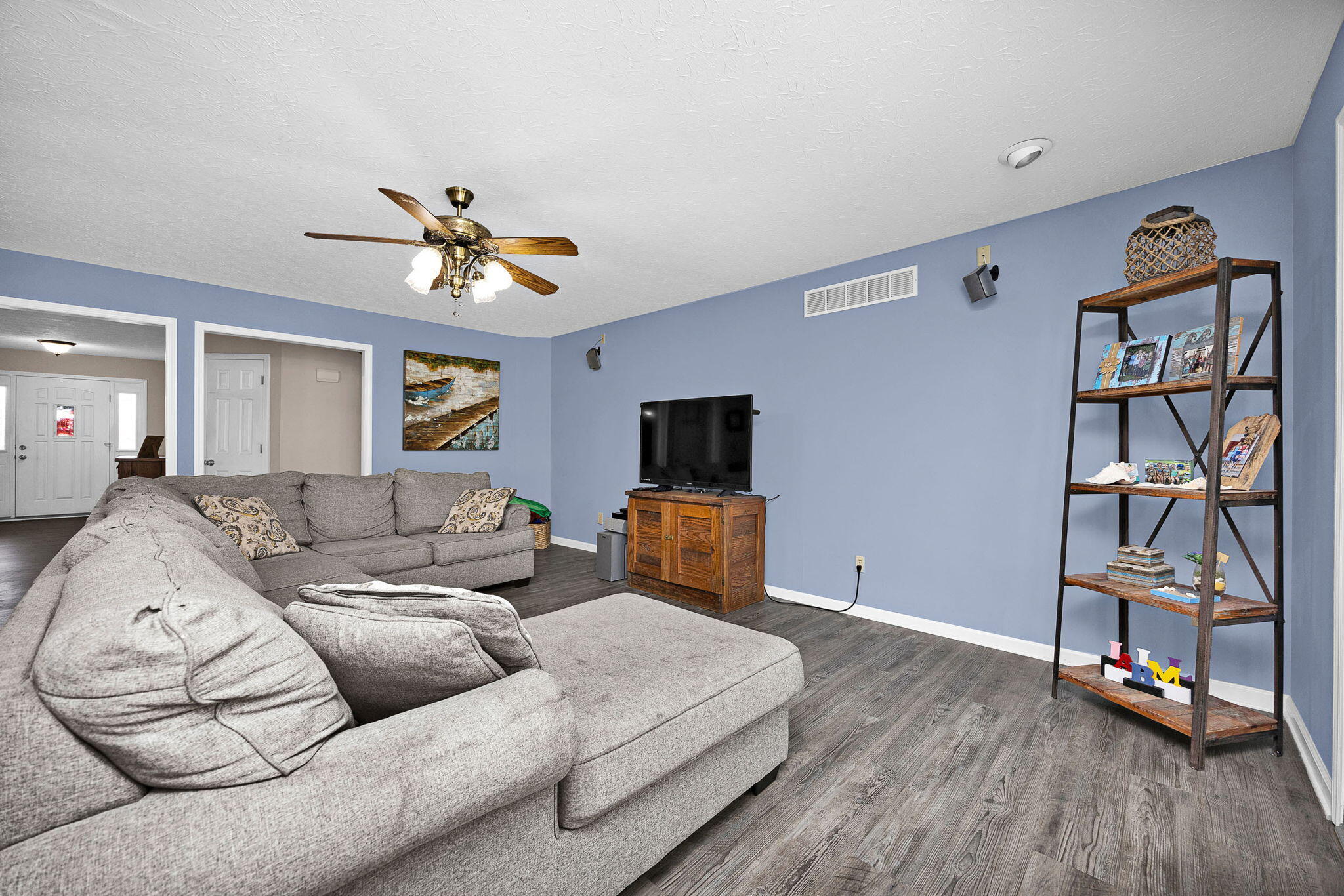 129 Creekside Drive Property Photo 8