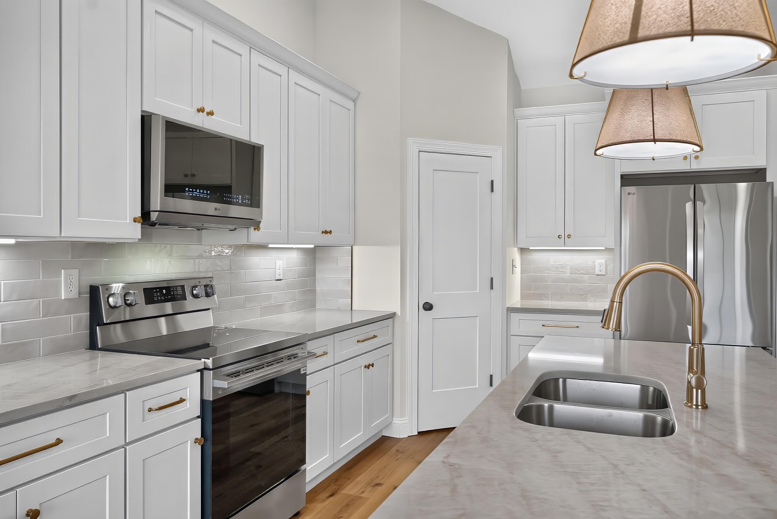 2013 Thorntree Lane Property Photo 10