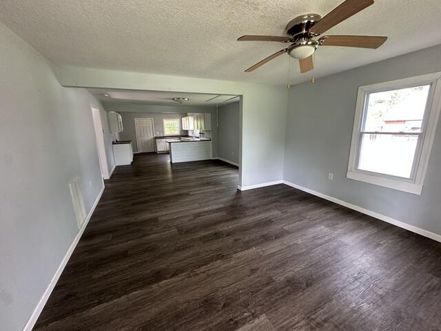 4557 Hendron Road Property Photo 2