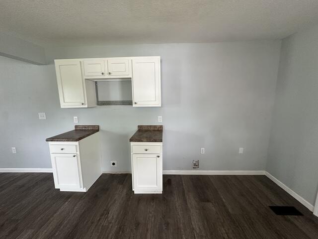 4557 Hendron Road Property Photo 7