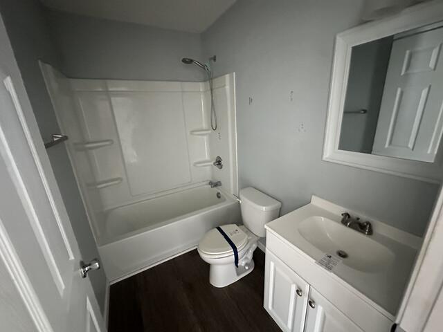4557 Hendron Road Property Photo 16