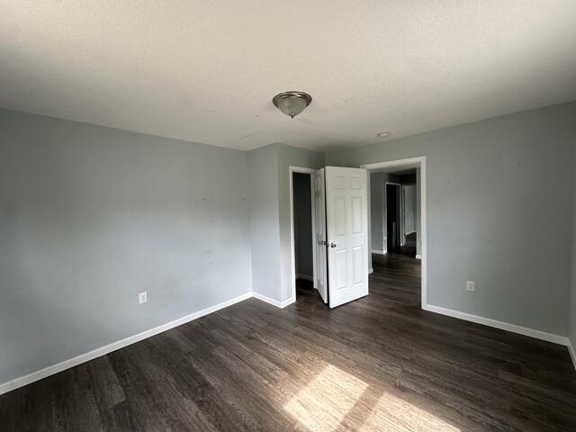 4557 Hendron Road Property Photo 17