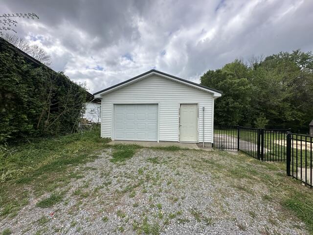 4557 Hendron Road Property Photo 21