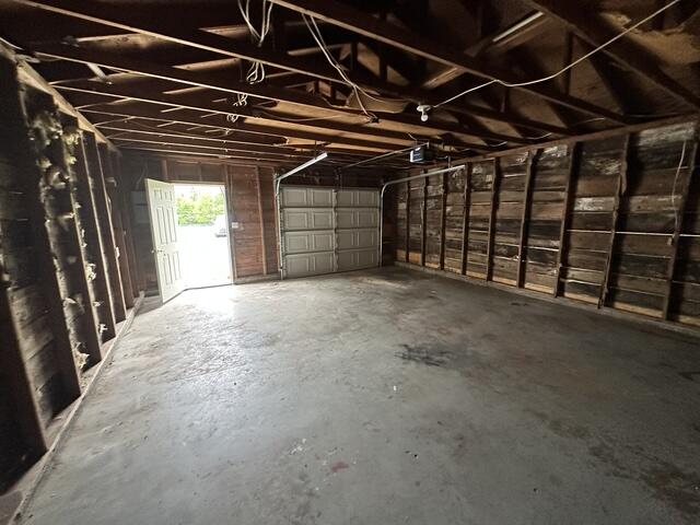 4557 Hendron Road Property Photo 22