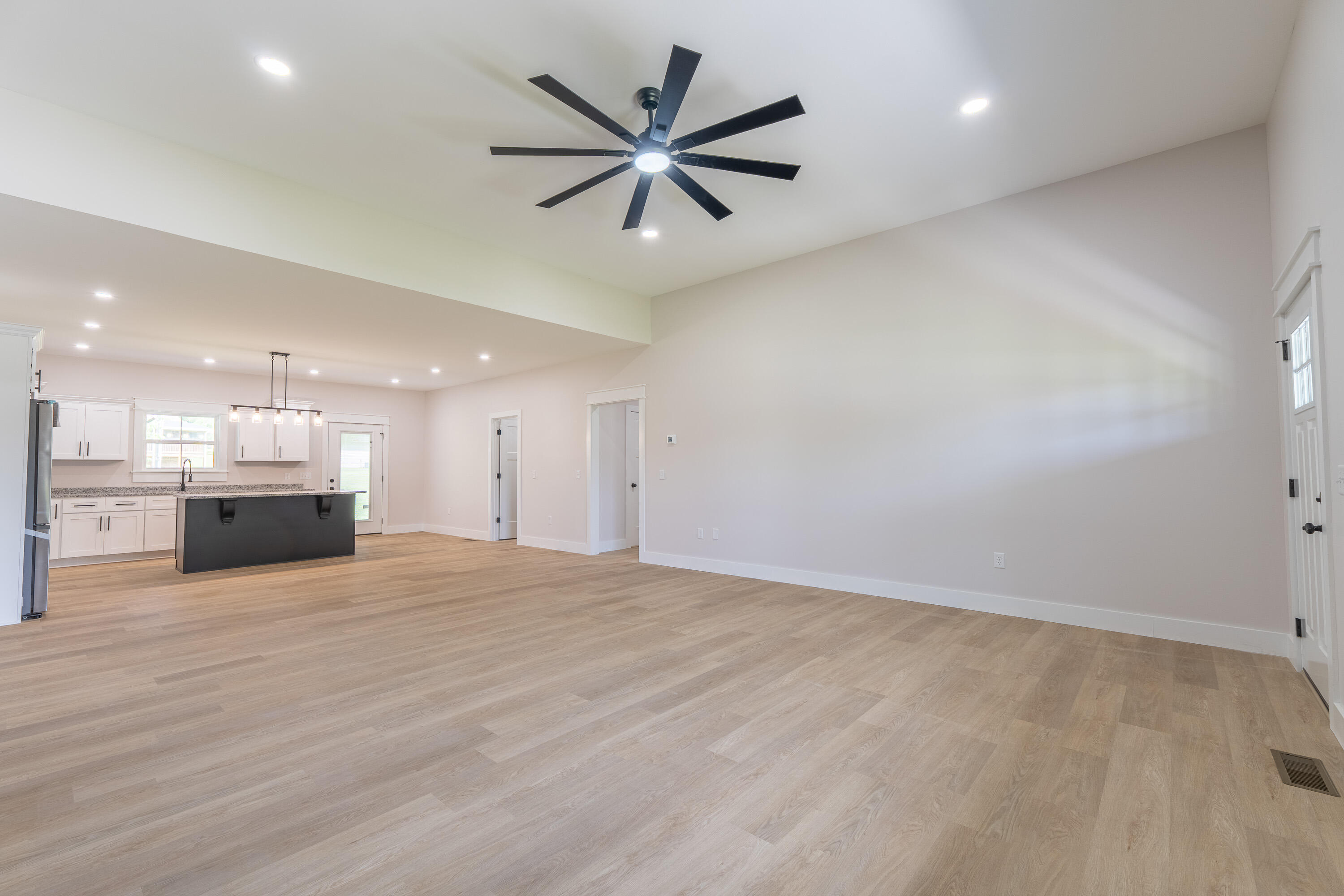 118 Runway Boulevard Property Photo 13